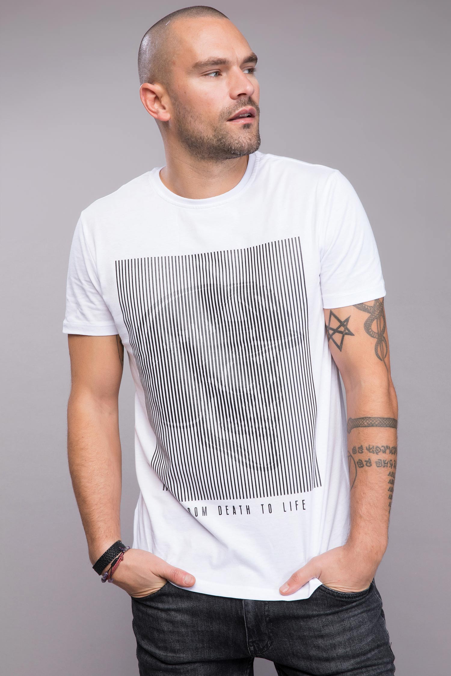 Defacto Baskılı Slim Fit T-shirt. 5 Defacto Baskılı Slim Fit T-shirt. 5