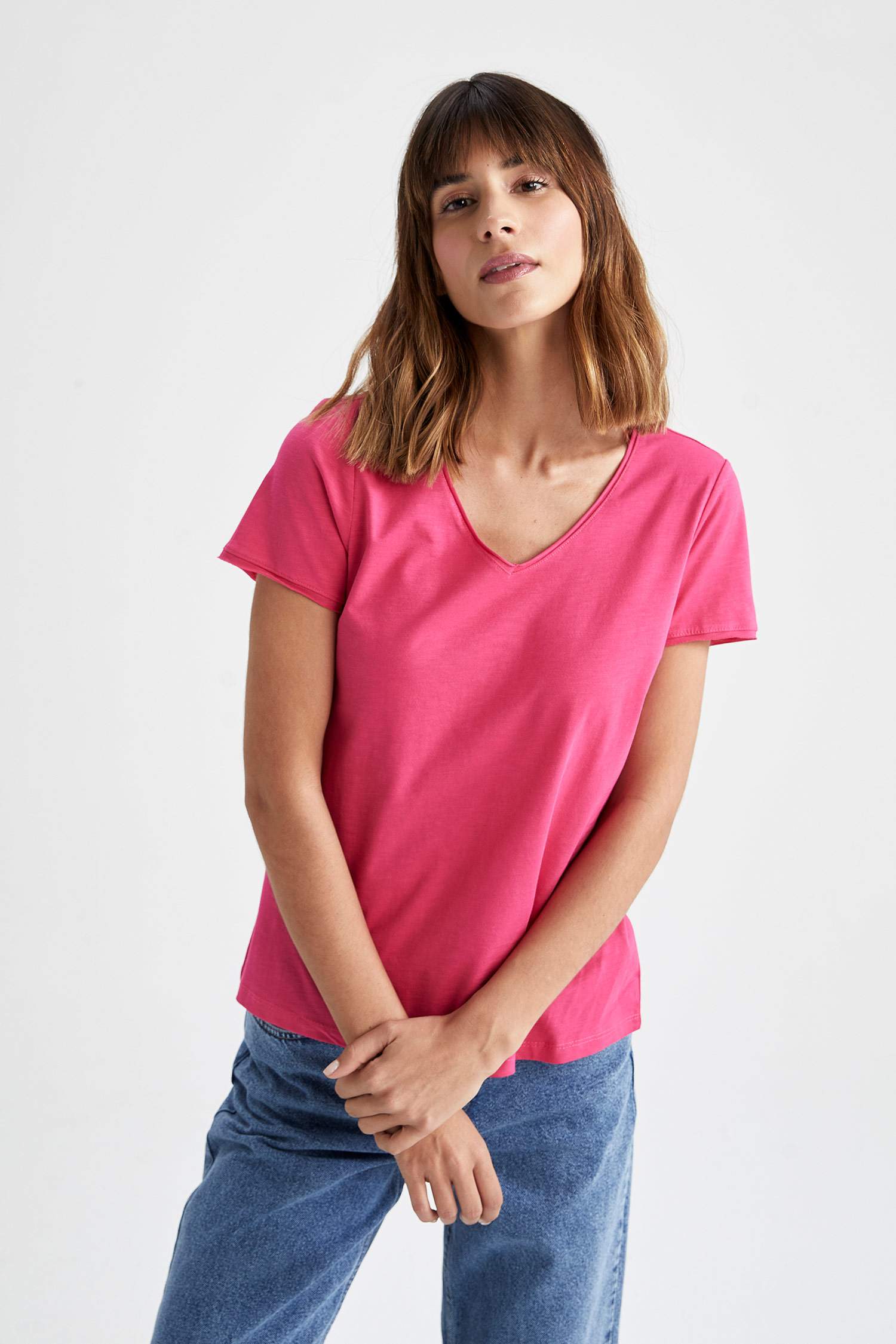 Regular Fit V Yaka Kısa Kollu Tişört