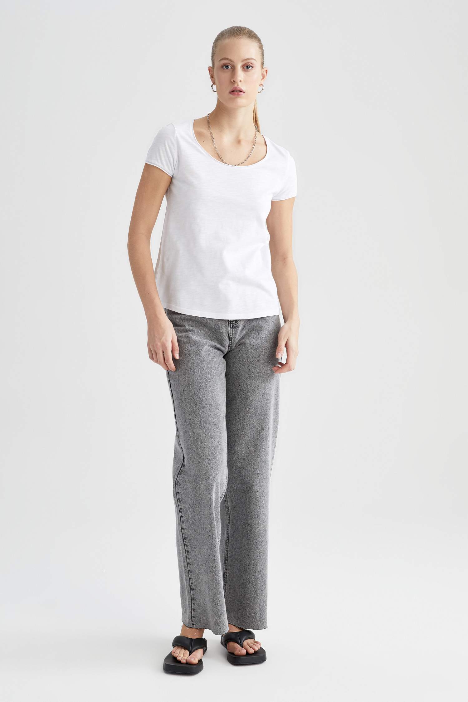 Relax Fit Yuvarlak Yaka Basic Tişört