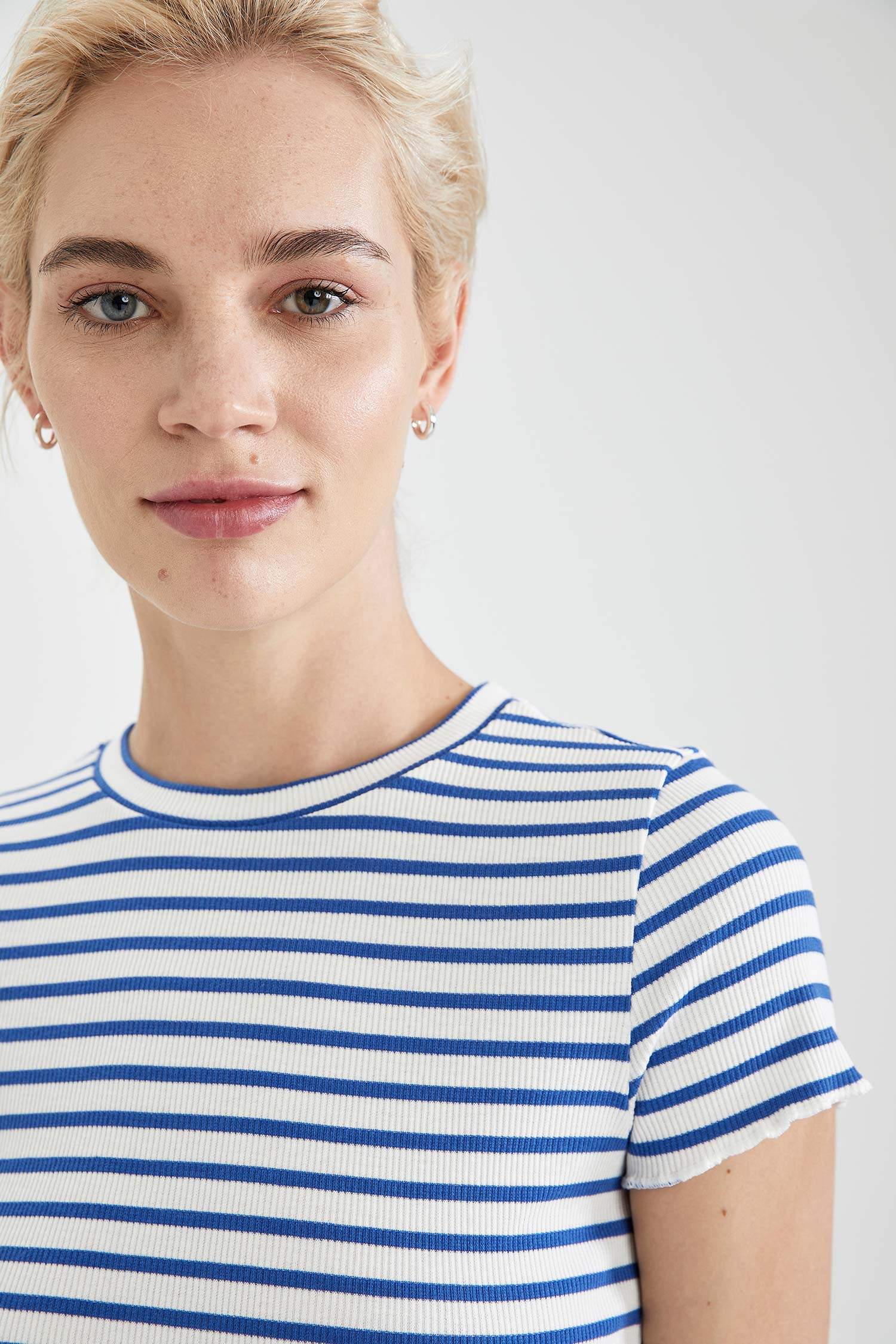 Çizgili Slim Fit Kısa Kollu Tişört