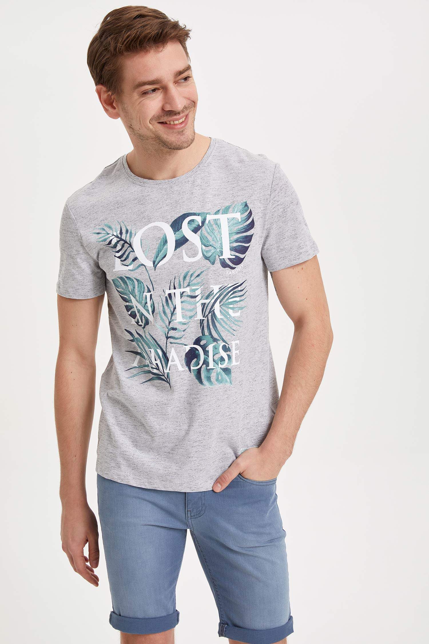 Defacto Baskılı Slim Fit Kısa Kollu T-shirt. 1 Defacto Baskılı Slim Fit Kısa Kollu T-shirt. 1
