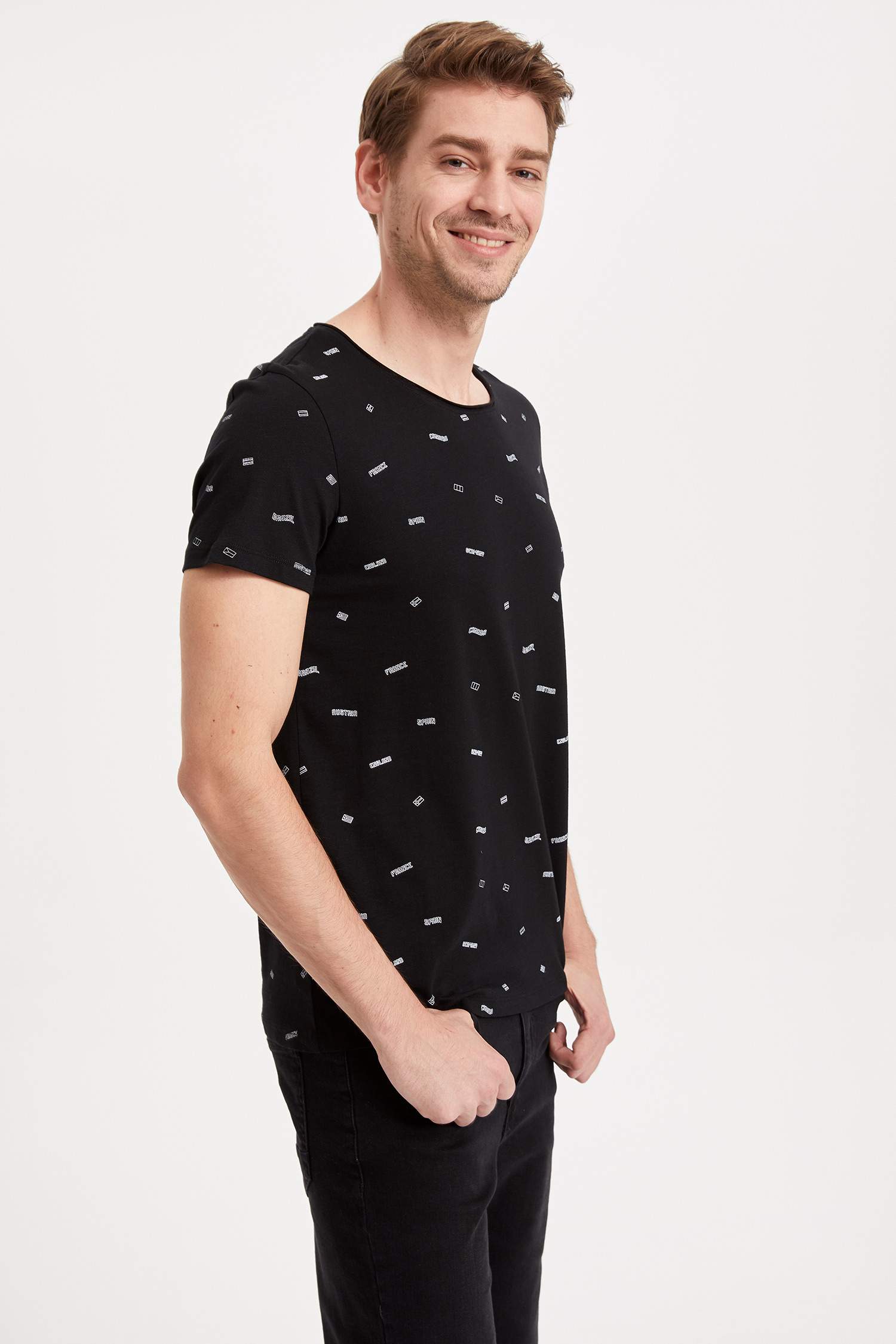 Defacto Desenli Slim Fit T-shirt. 3 Defacto Desenli Slim Fit T-shirt. 3