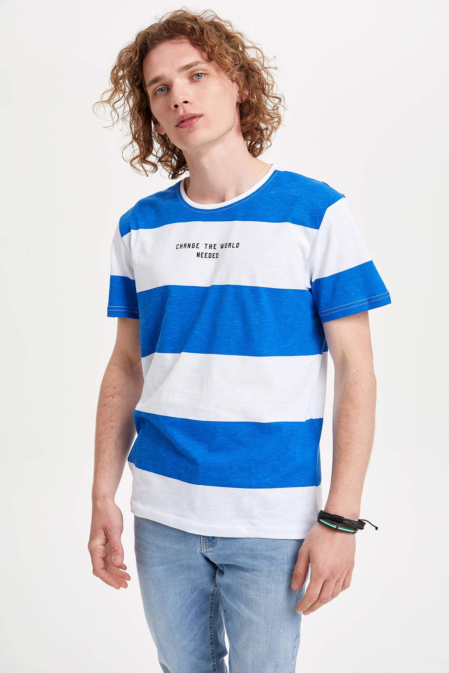 Defacto Slim Fit Renk Bloklu T-shirt. 1 Defacto Slim Fit Renk Bloklu T-shirt. 1