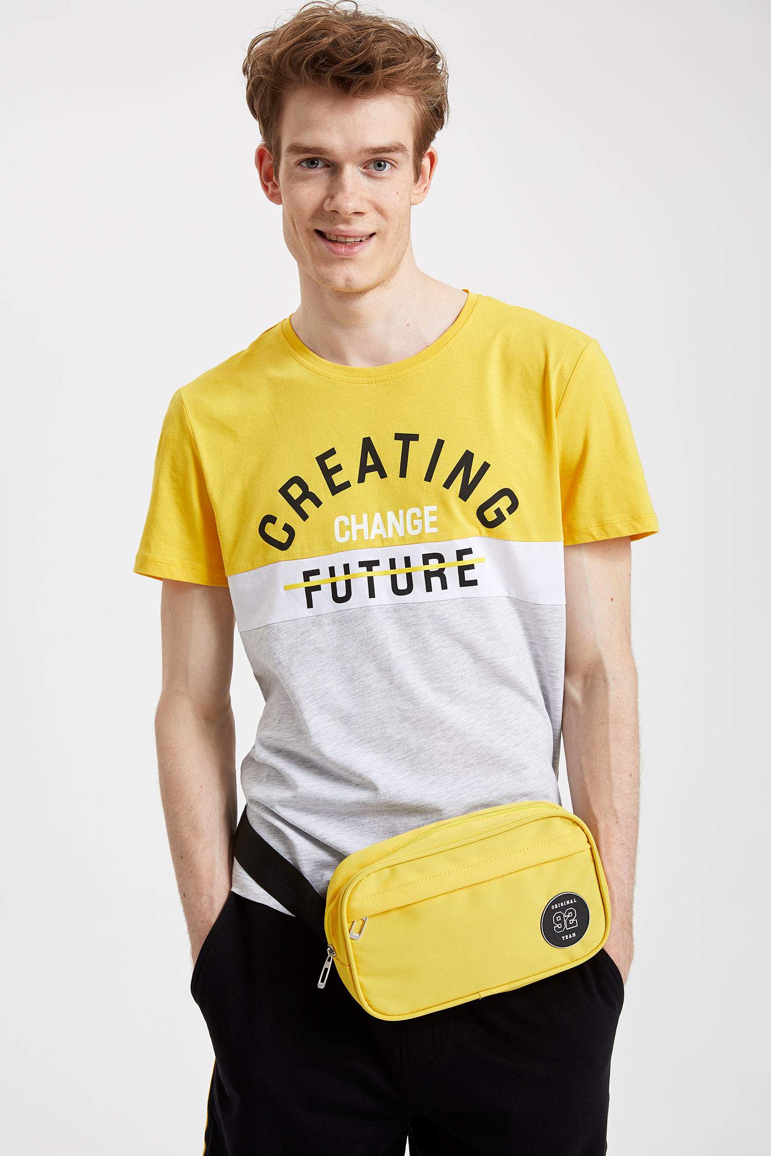 Defacto Baskılı Slim Fit Kısa Kollu T-shirt. 1 Defacto Baskılı Slim Fit Kısa Kollu T-shirt. 1