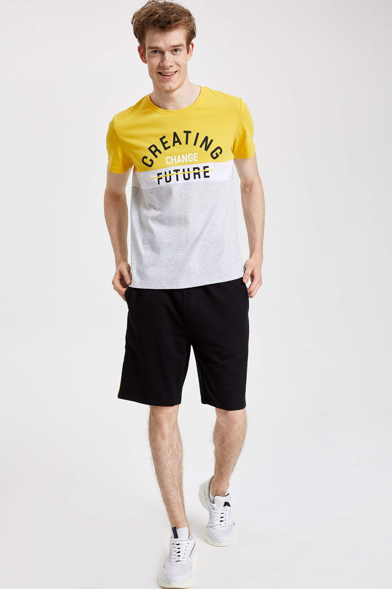 Defacto Baskılı Slim Fit Kısa Kollu T-shirt. 2 Defacto Baskılı Slim Fit Kısa Kollu T-shirt. 2