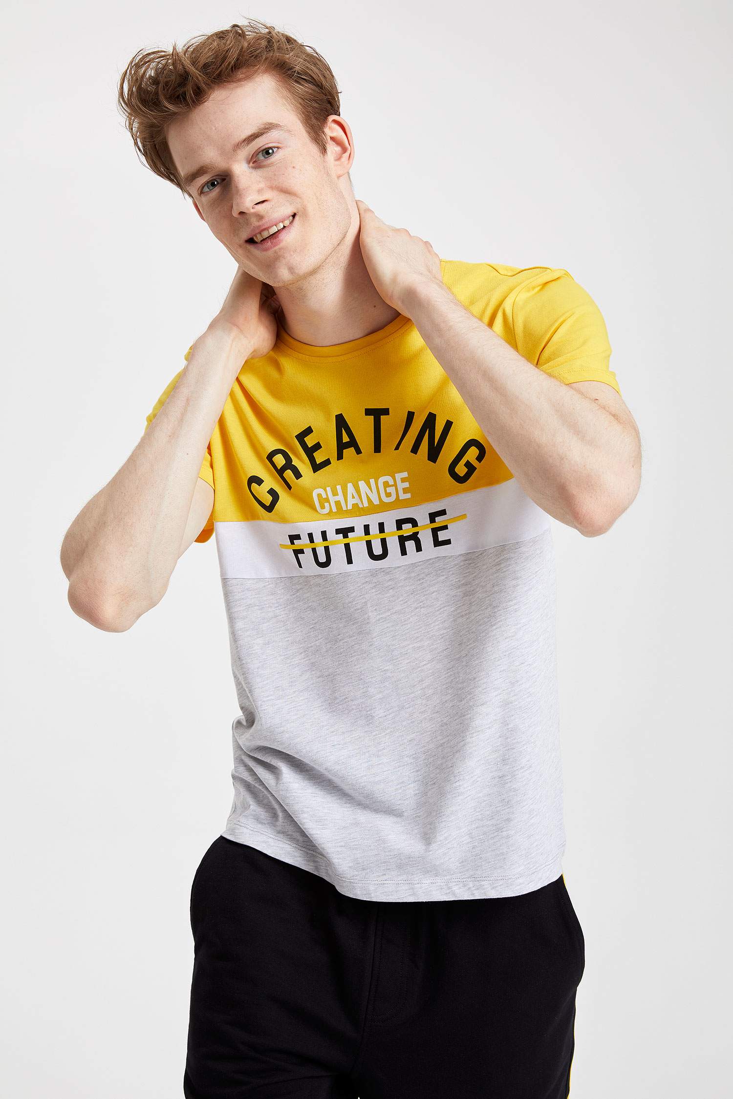 Defacto Baskılı Slim Fit Kısa Kollu T-shirt. 4 Defacto Baskılı Slim Fit Kısa Kollu T-shirt. 4
