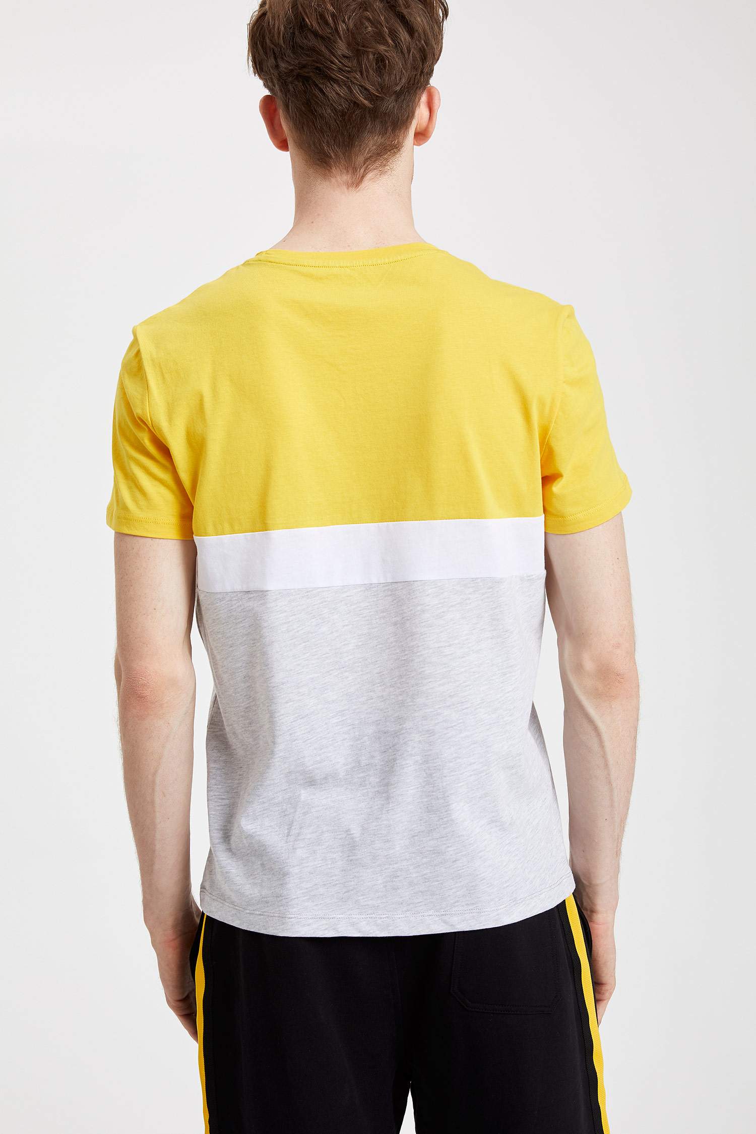 Defacto Baskılı Slim Fit Kısa Kollu T-shirt. 5 Defacto Baskılı Slim Fit Kısa Kollu T-shirt. 5