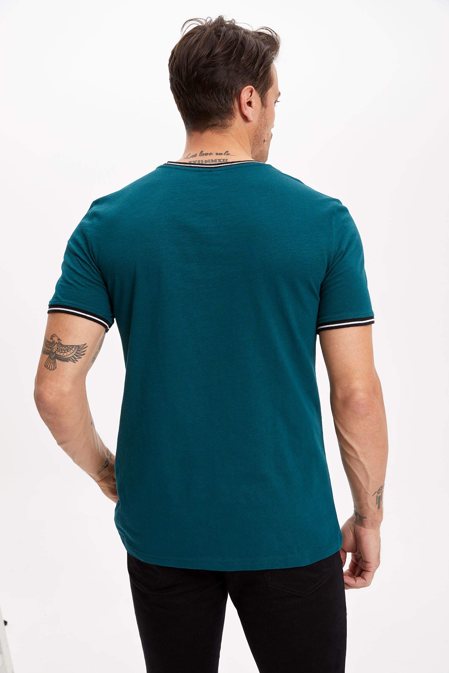 Defacto Slim Fit Kısa Kollu T-shirt. 4 Defacto Slim Fit Kısa Kollu T-shirt. 4