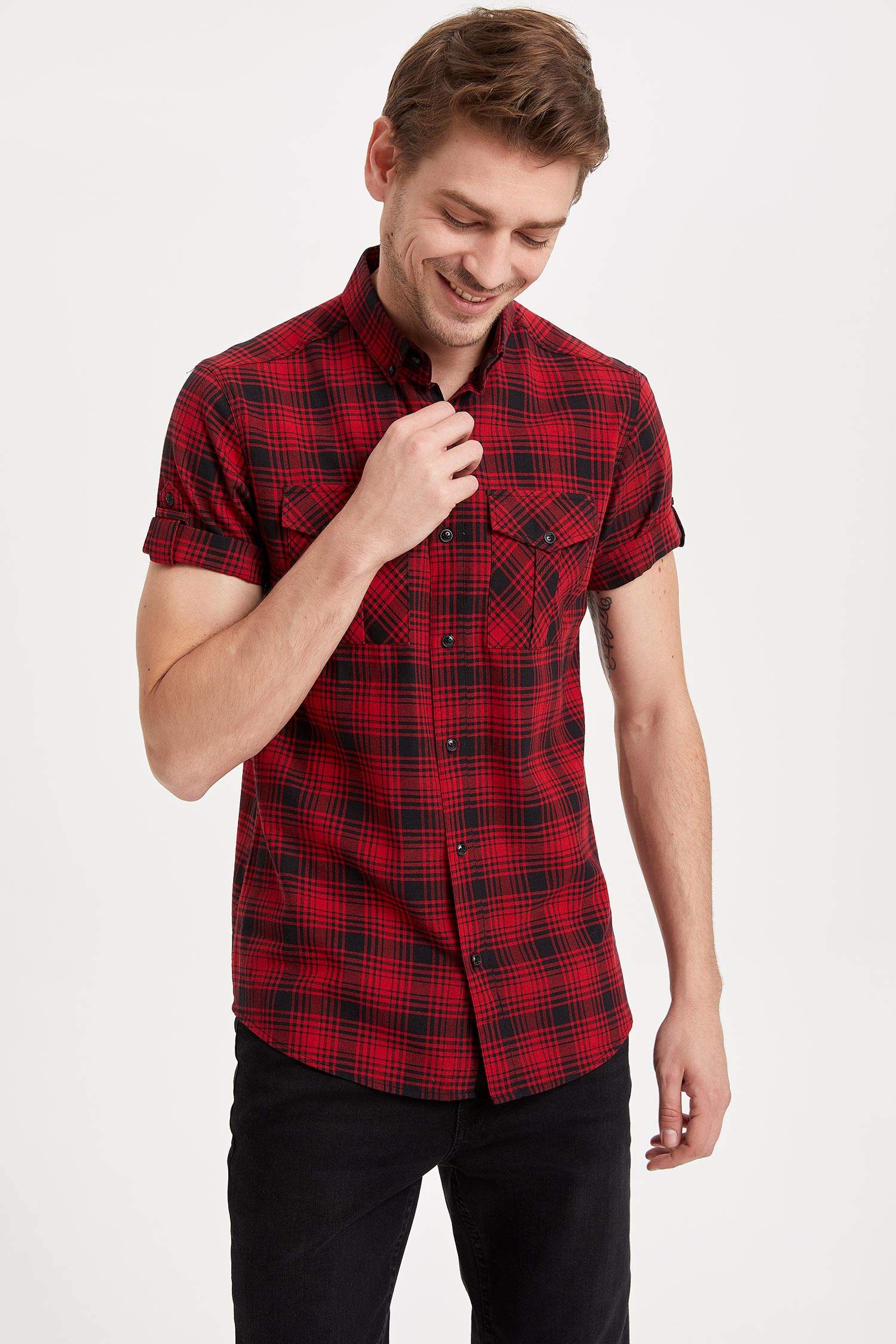 Defacto Kareli Slim Fit Gömlek. 1 Defacto Kareli Slim Fit Gömlek. 1