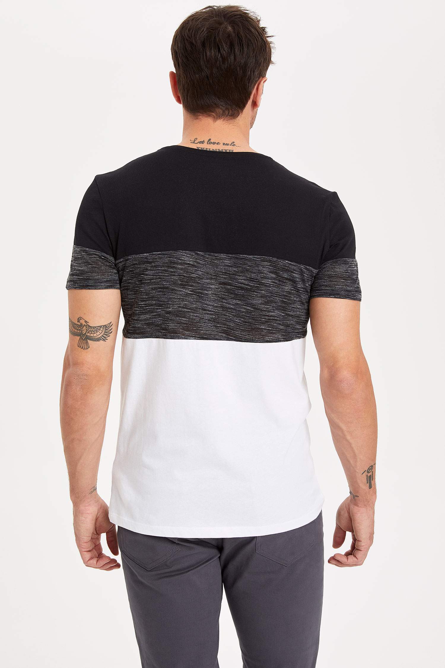 Defacto Renk Bloklu Slim Fit T-shirt. 4 Defacto Renk Bloklu Slim Fit T-shirt. 4