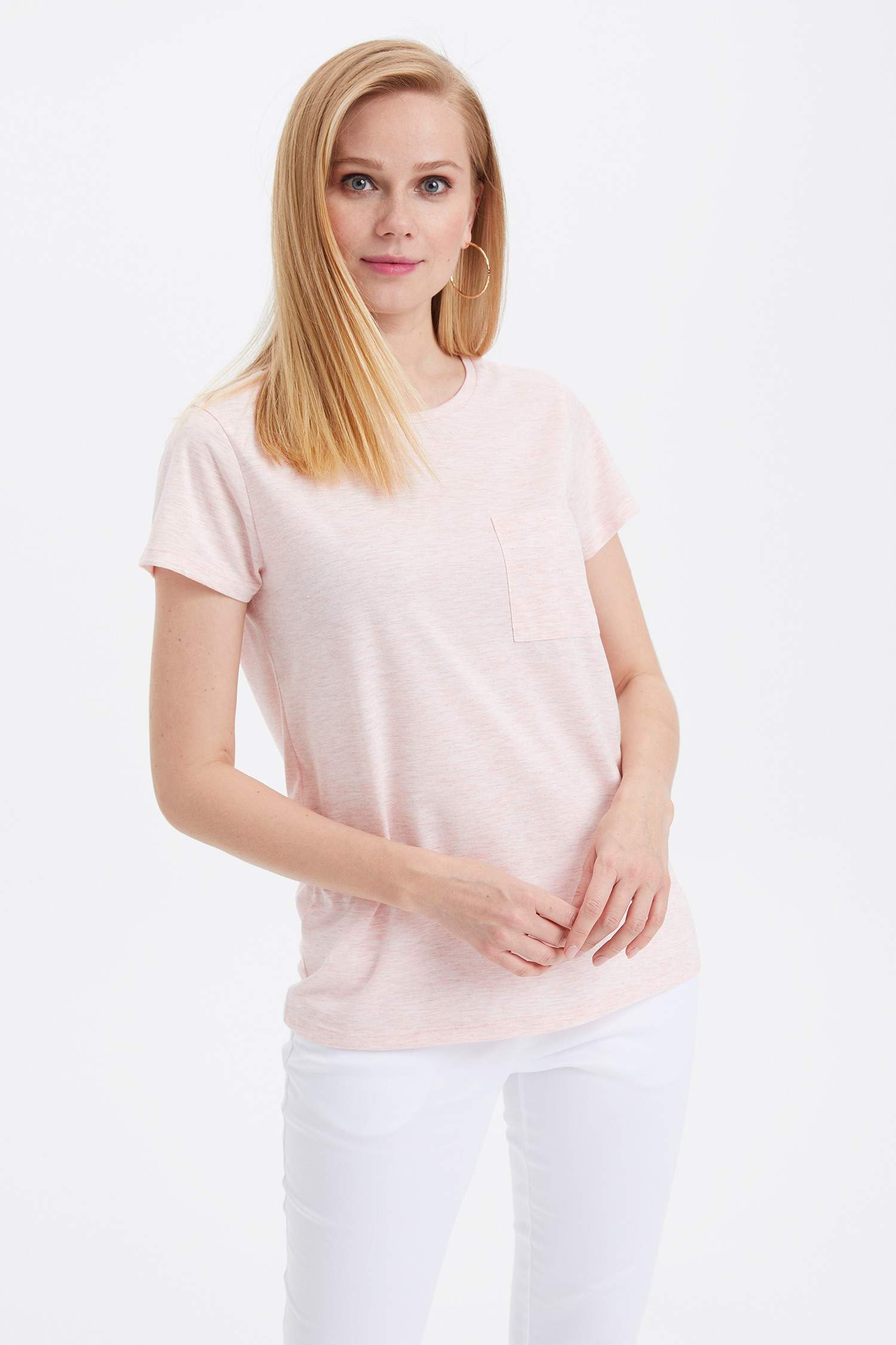 Defacto Yuvarlak Yaka T-Shirt. 3 Defacto Yuvarlak Yaka T-Shirt. 3