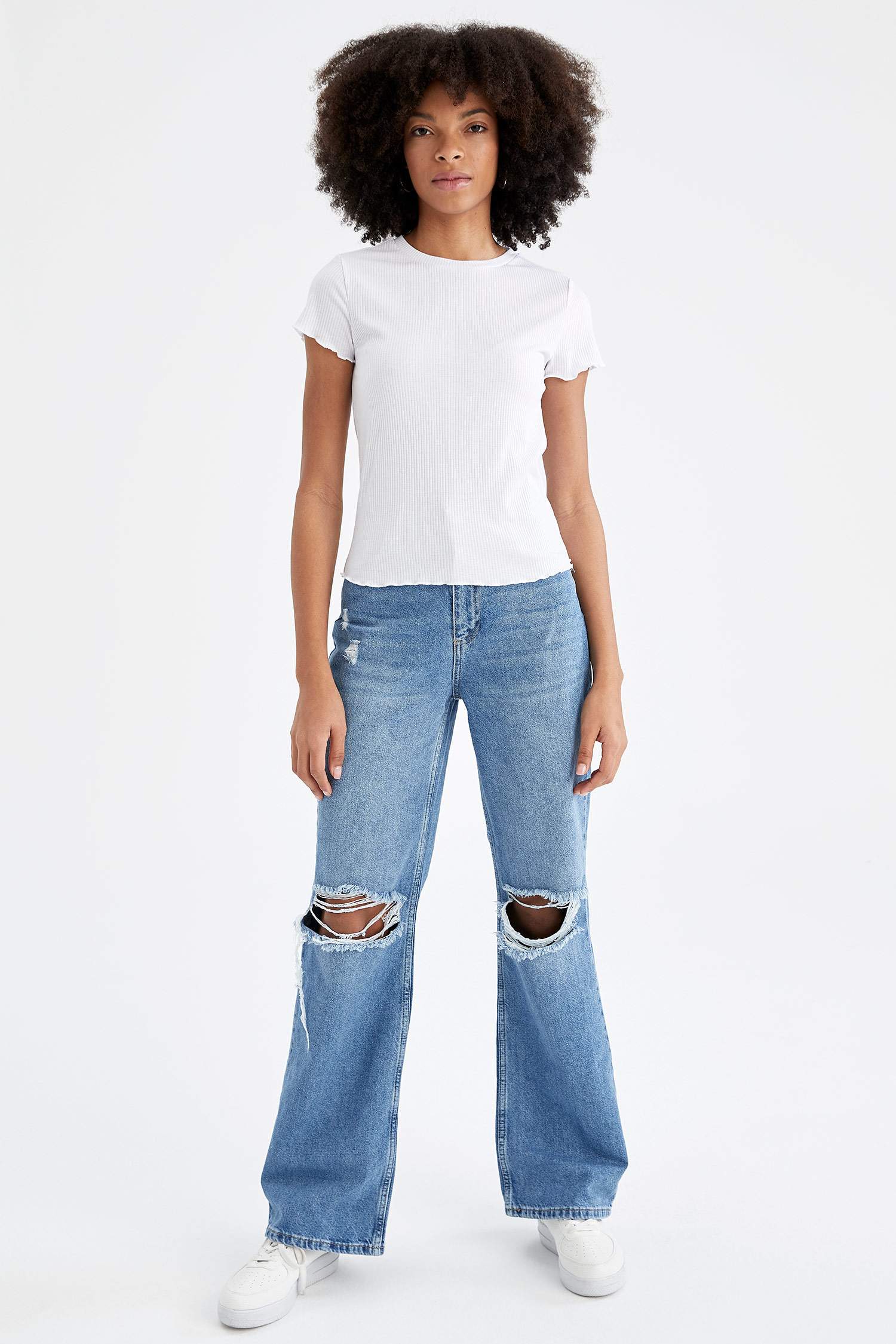 Slim Fit Bisiklet Yaka Kısa Kollu Tişört