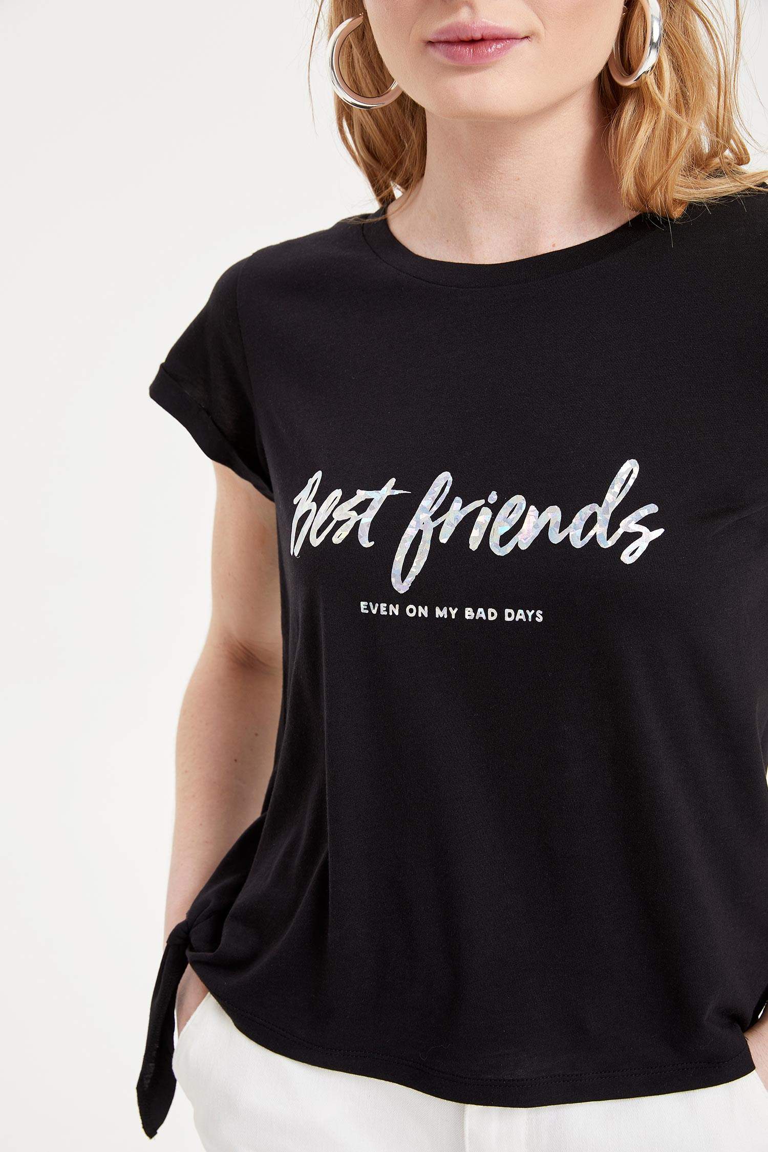 Defacto Kadın Baskılı Kısa Kollu T-shirt. 3 Defacto Kadın Baskılı Kısa Kollu T-shirt. 3