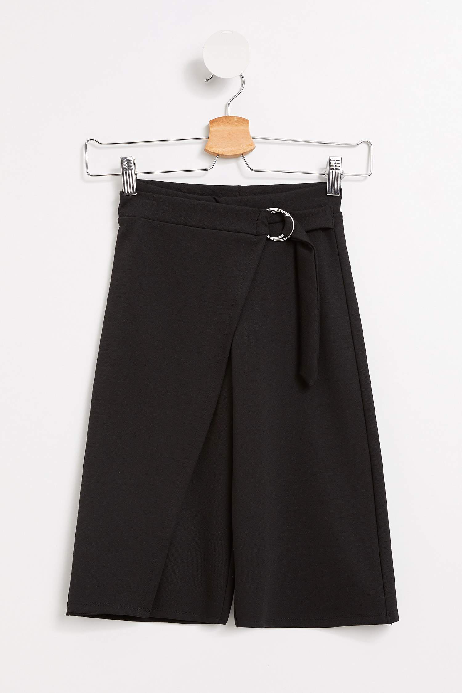Defacto Kemerli Relax Fit Pantolon. 1 Defacto Kemerli Relax Fit Pantolon. 1