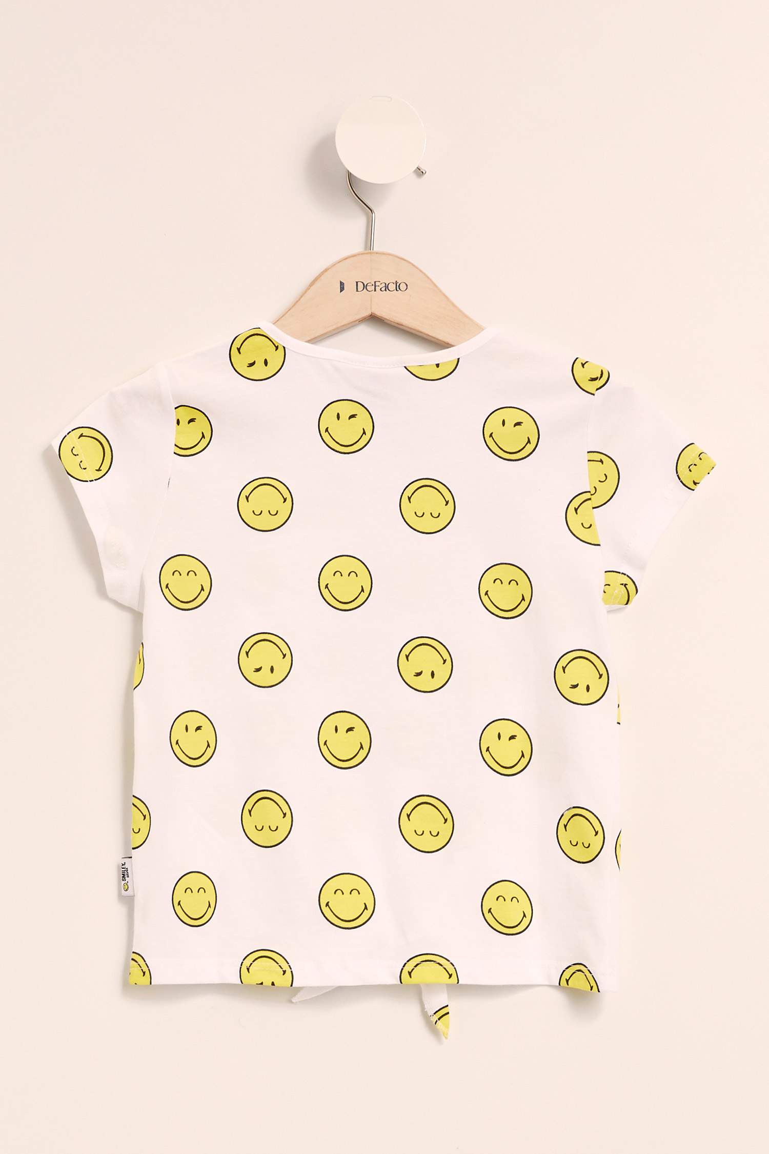 Defacto Smiley World Lisanslı Kısa Kollu T-shirt. 2 Defacto Smiley World Lisanslı Kısa Kollu T-shirt. 2
