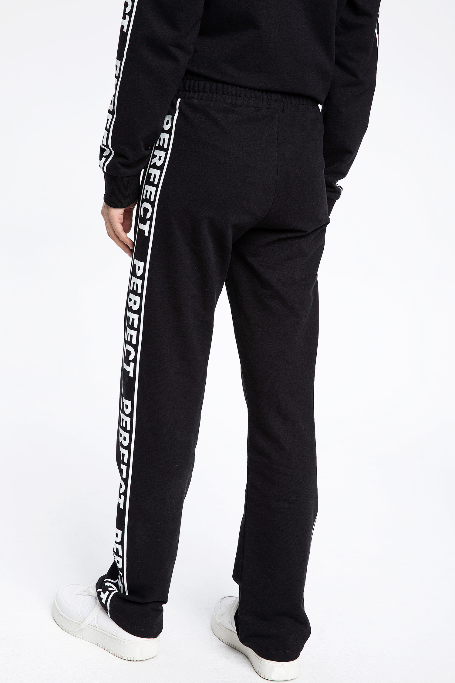 Defacto Şerit Detaylı Relax Fit Pantolon. 3 Defacto Şerit Detaylı Relax Fit Pantolon. 3