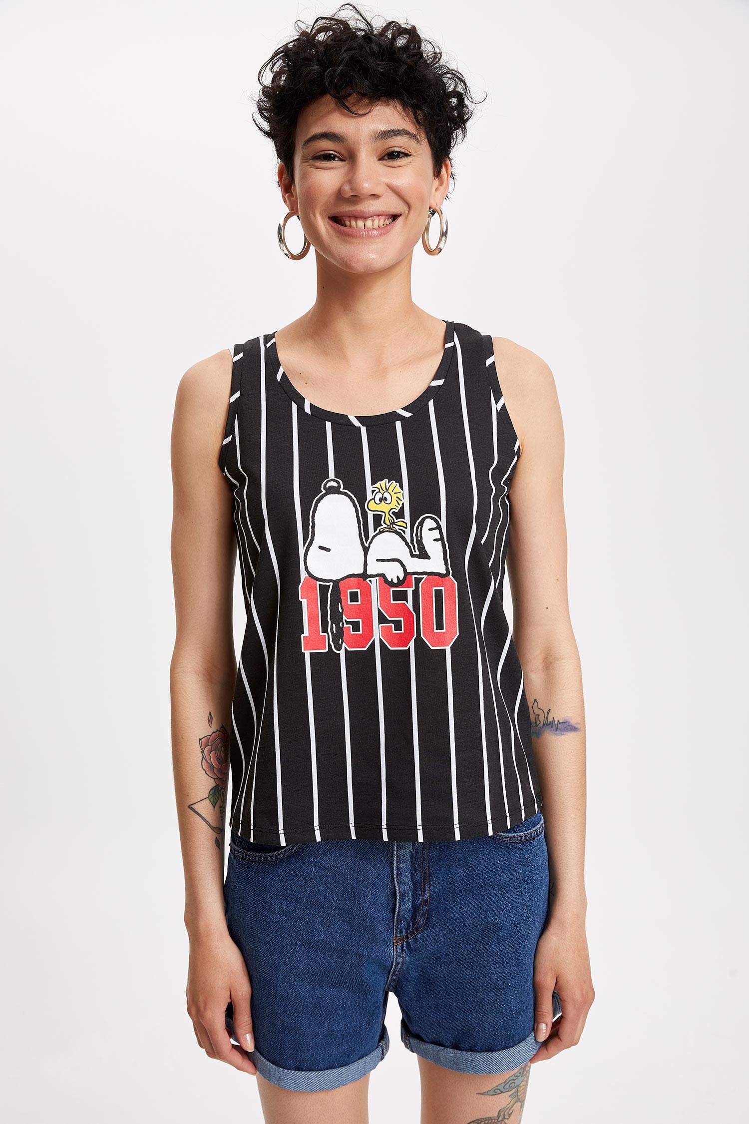 Defacto Snoopy Baskılı Lisanslı Atlet. 2 Defacto Snoopy Baskılı Lisanslı Atlet. 2