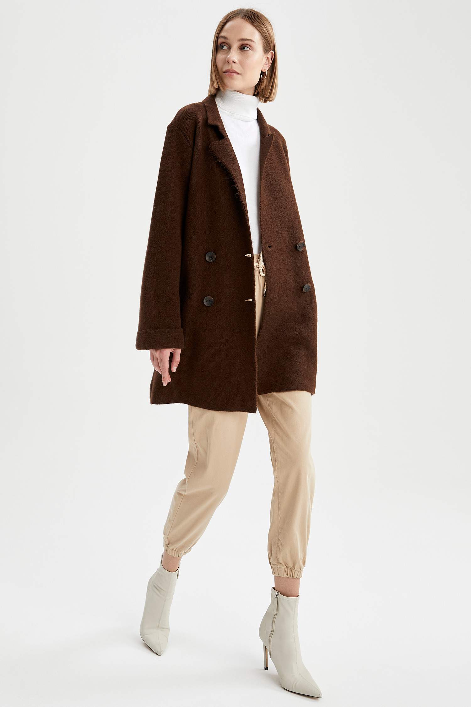 Regular Fit Blazer Tasarımlı Cepli Triko Hırka
