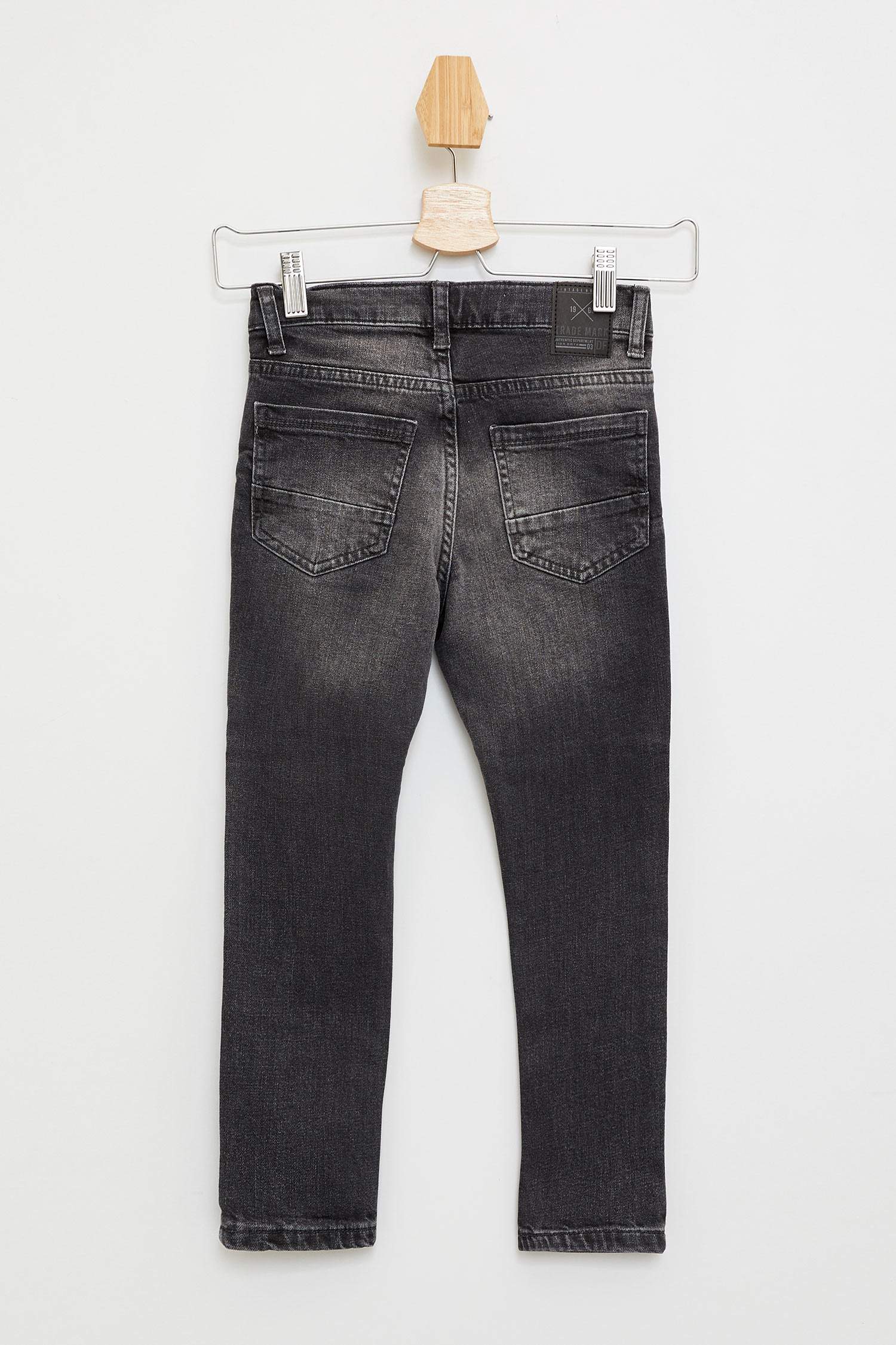 Defacto Slim Fit Jean Pantolon. 2 Defacto Slim Fit Jean Pantolon. 2