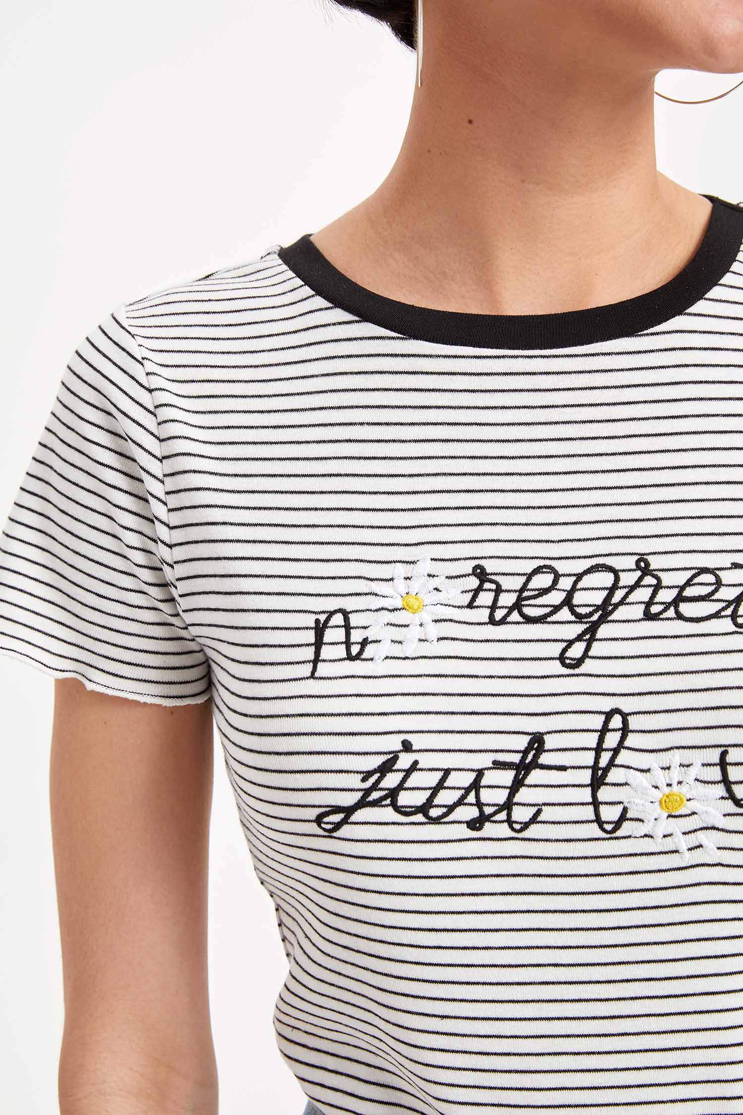 Defacto Baskılı Çizgili T-shirt. 3 Defacto Baskılı Çizgili T-shirt. 3