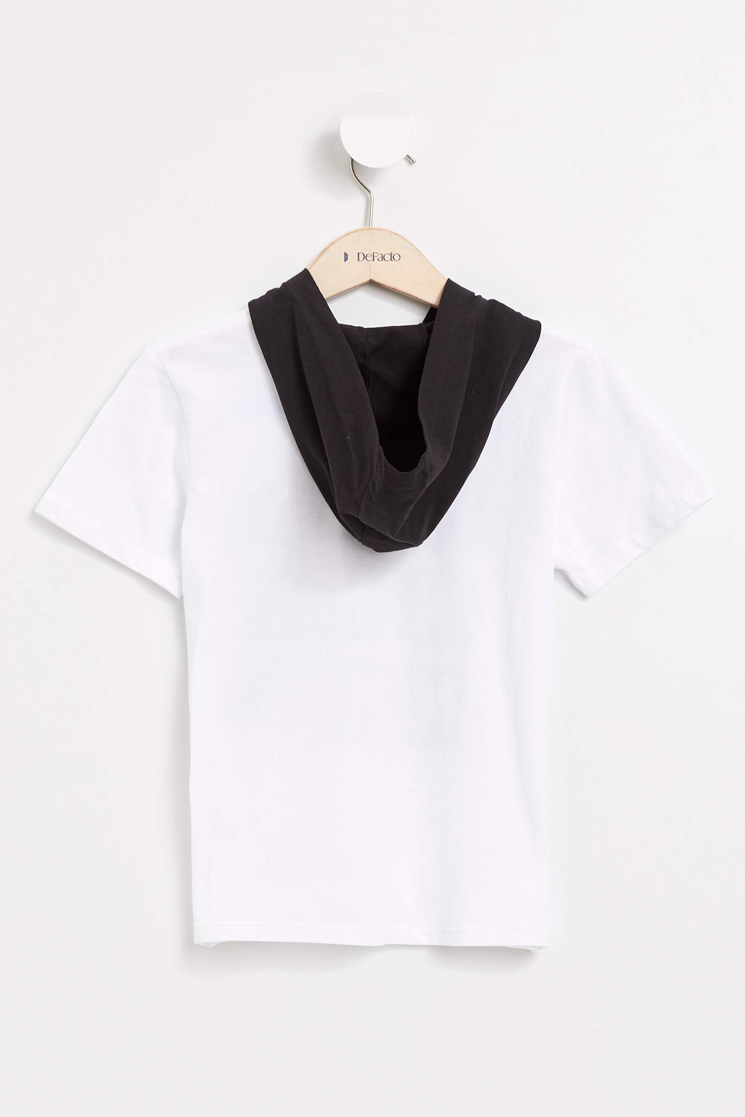 Defacto Kısa Kollu T-shirt. 2 Defacto Kısa Kollu T-shirt. 2