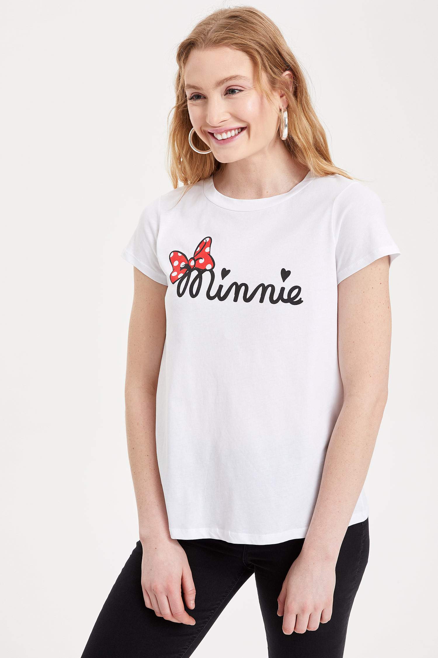 Defacto Minnie Mouse Lisanslı Kısa Kollu T-shirt. 1 Defacto Minnie Mouse Lisanslı Kısa Kollu T-shirt. 1