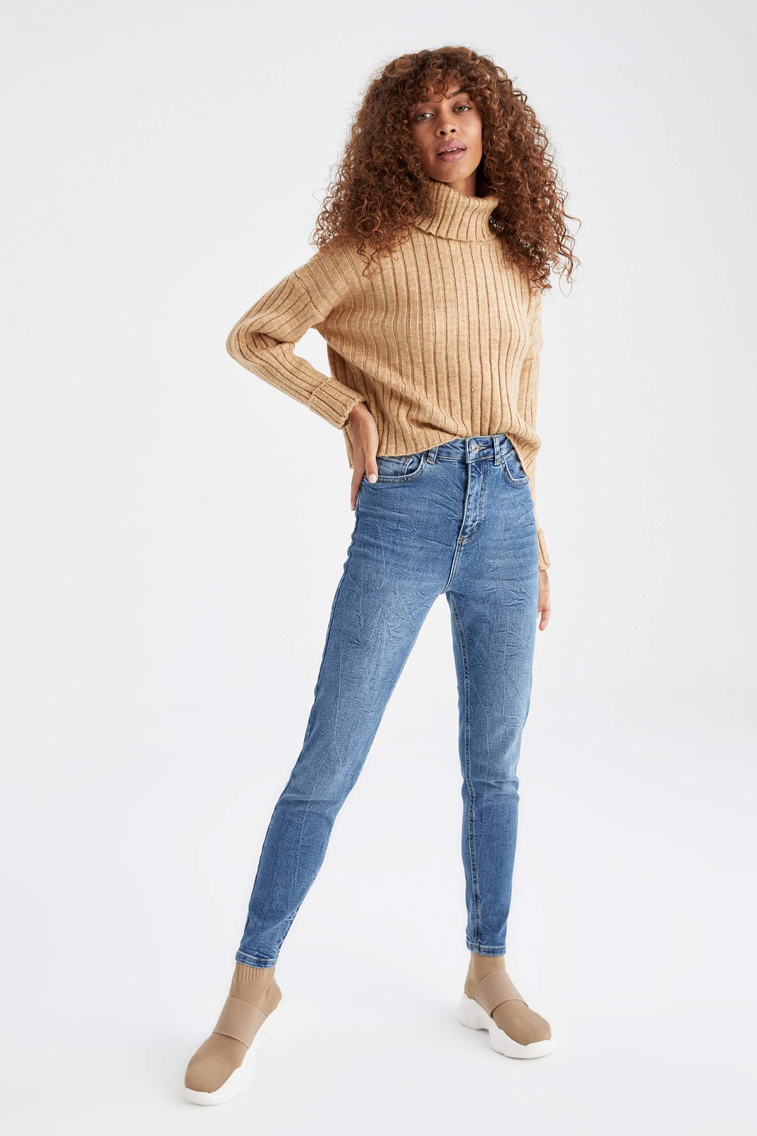 Balıkçı Yaka Oversize Fit Ekstra Yumuşak Crop Triko Kazak