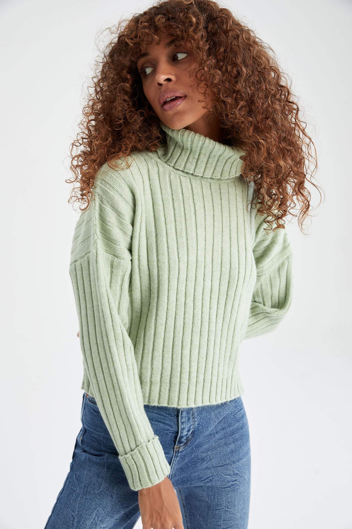 Balıkçı Yaka Oversize Fit Ekstra Yumuşak Crop Triko Kazak