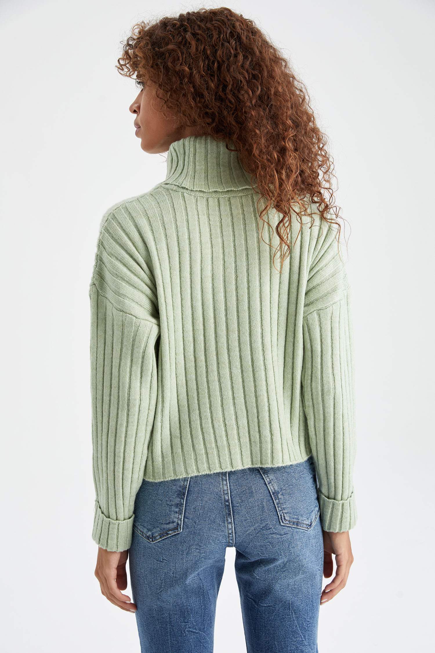 Balıkçı Yaka Oversize Fit Ekstra Yumuşak Crop Triko Kazak