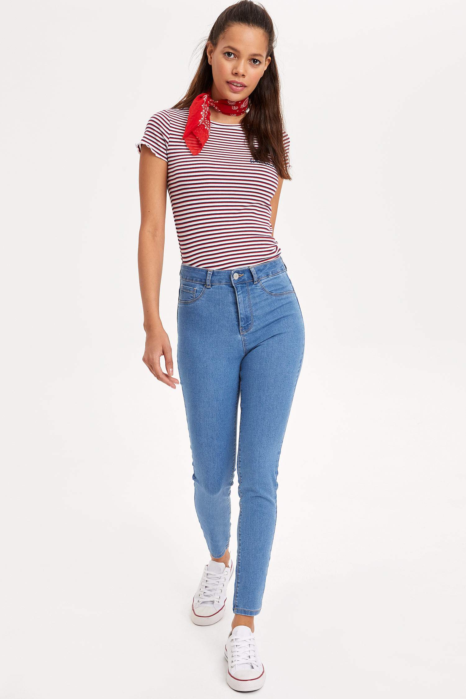 Defacto Çizgili Slim Fit T-shirt. 2 Defacto Çizgili Slim Fit T-shirt. 2