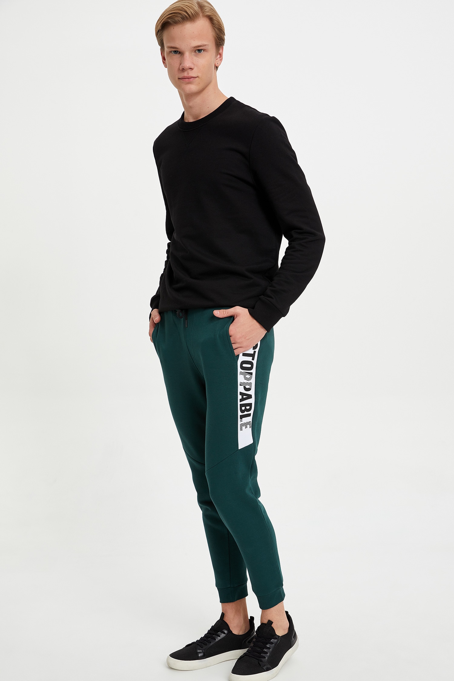 Defacto Slim Fit Jogger Pantolon. 2 Defacto Slim Fit Jogger Pantolon. 2
