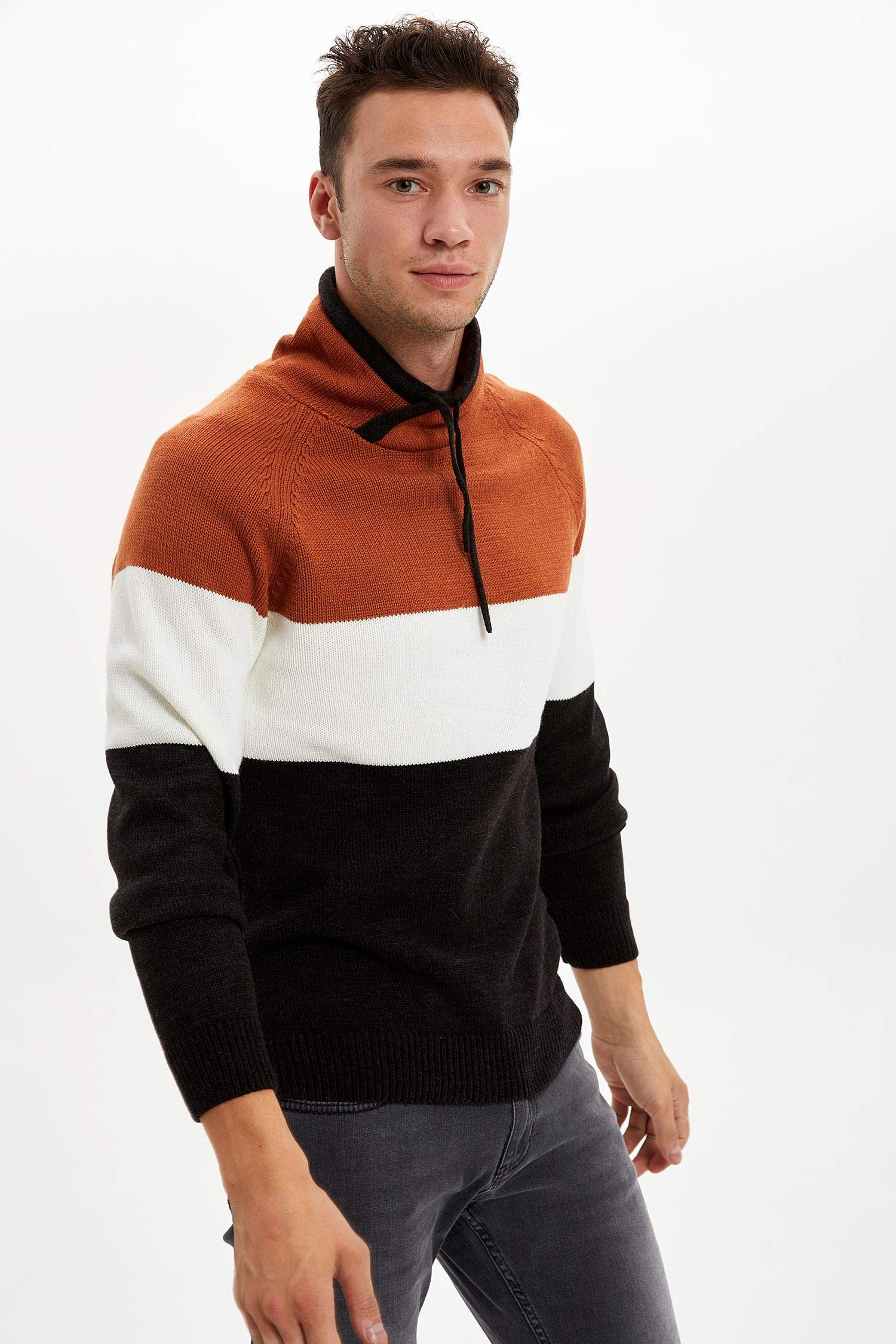 Defacto Şal Yaka Slim Fit Sweatshirt. 4 Defacto Şal Yaka Slim Fit Sweatshirt. 4