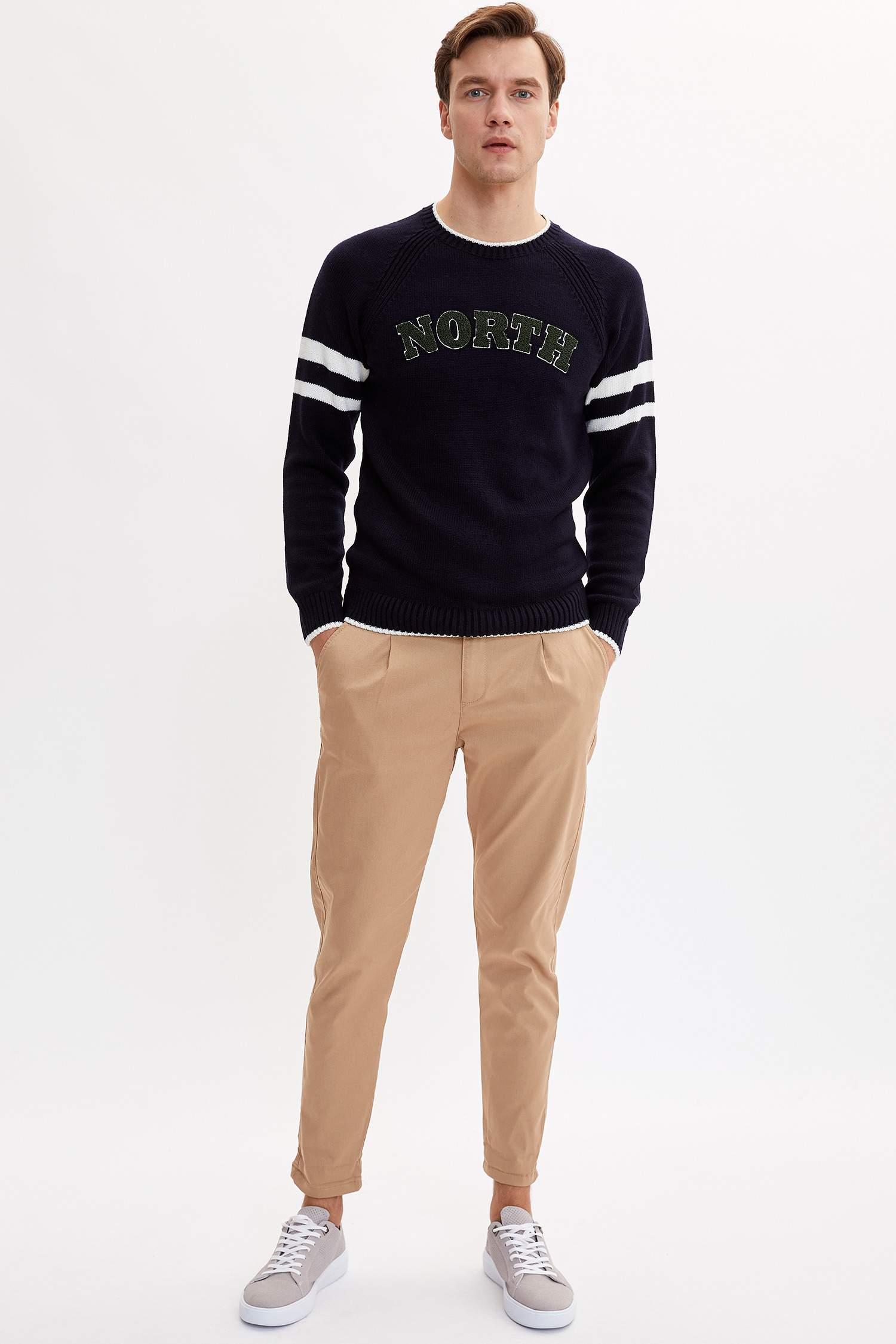 Nort Baskılı Slim Fit Yazı Triko Kazak