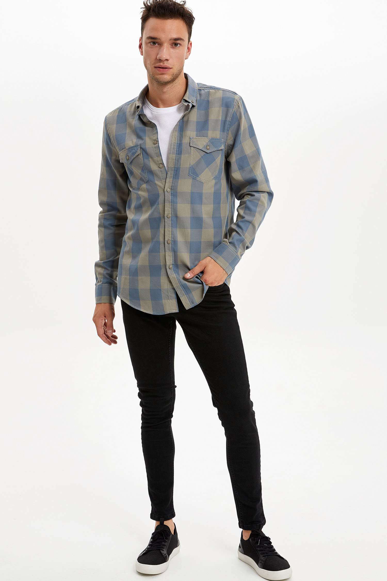 Defacto Kareli Uzun Kollu Slim Fit Gömlek. 2 Defacto Kareli Uzun Kollu Slim Fit Gömlek. 2