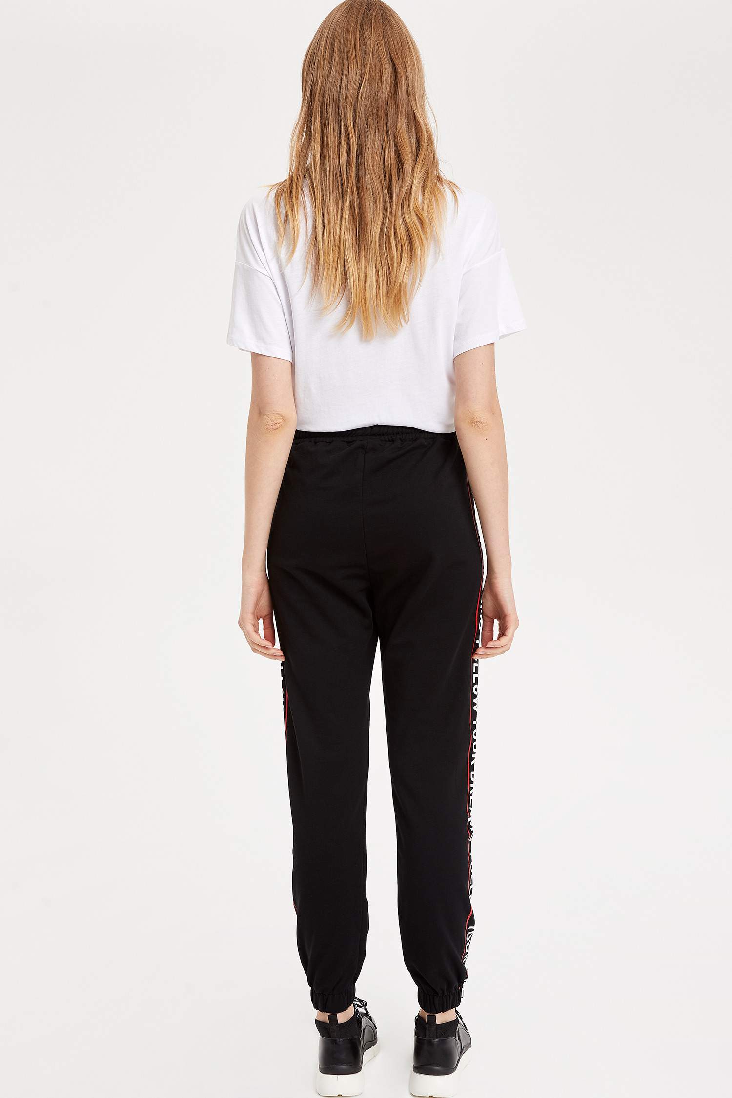 Defacto Şeritli Jogger Pantolon. 4 Defacto Şeritli Jogger Pantolon. 4
