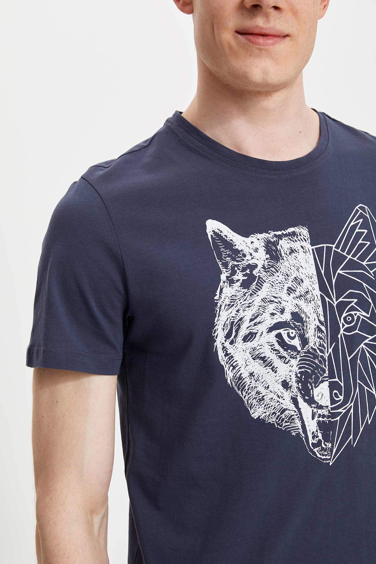 Defacto Baskılı Slim Fit Kısa Kollu T-shirt. 3 Defacto Baskılı Slim Fit Kısa Kollu T-shirt. 3