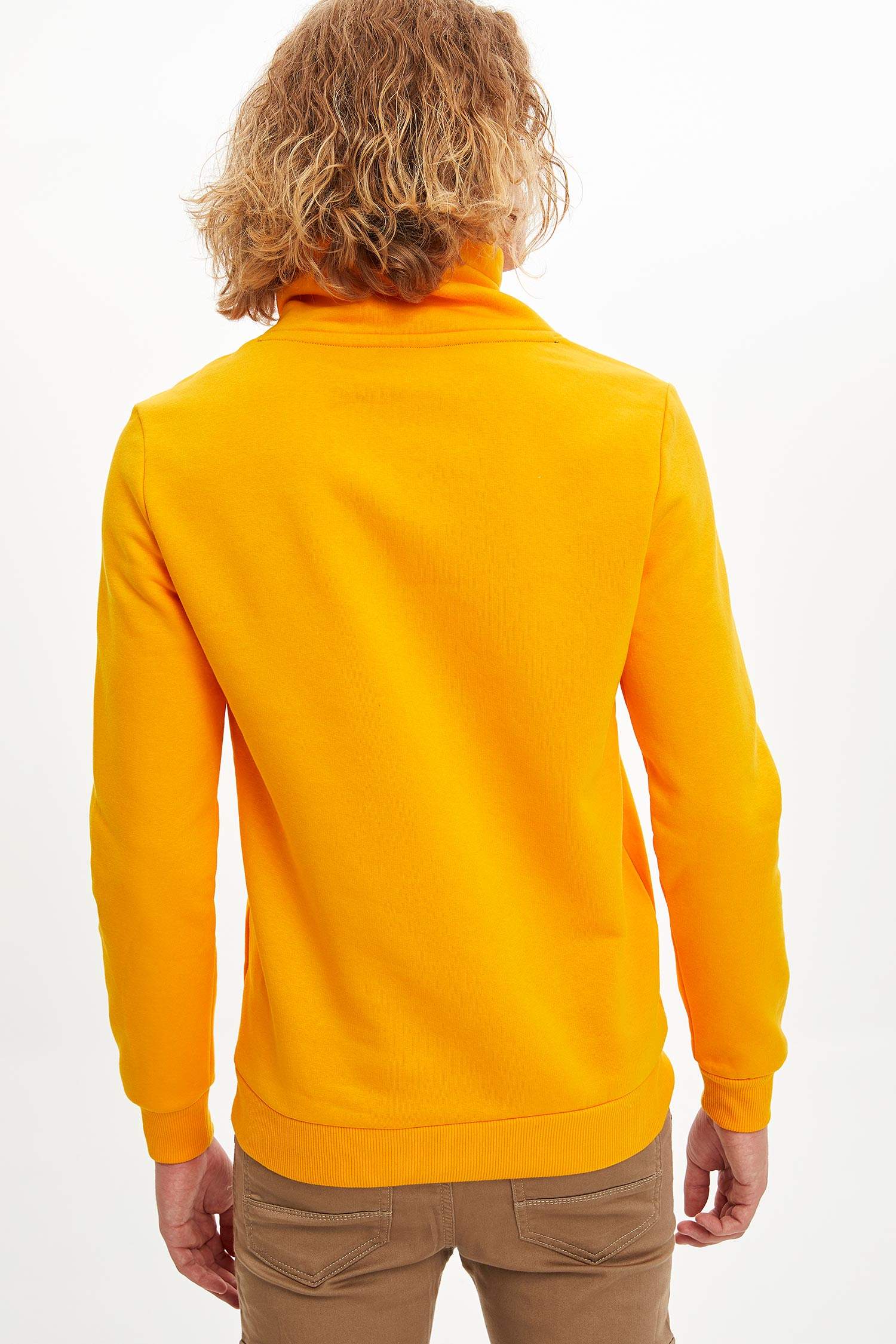Defacto Kapüşonlu Baskılı Slim Fit Sweatshirt. 4 Defacto Kapüşonlu Baskılı Slim Fit Sweatshirt. 4
