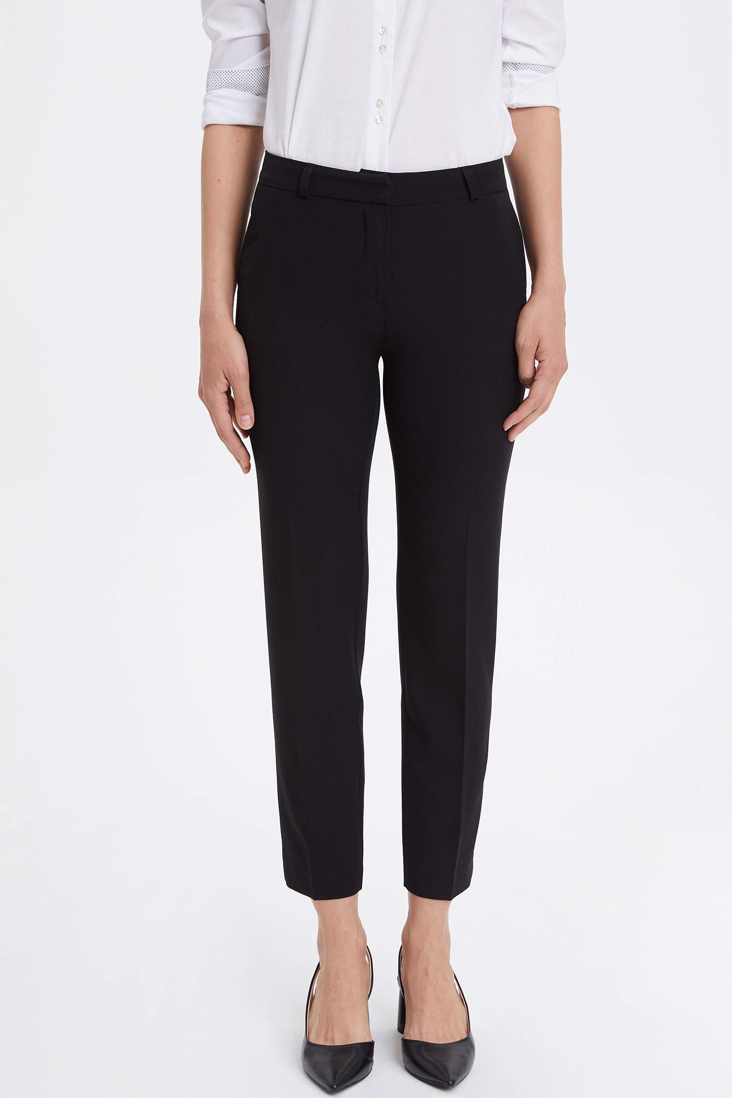 Defacto Slim Fit Pantolon. 1 Defacto Slim Fit Pantolon. 1