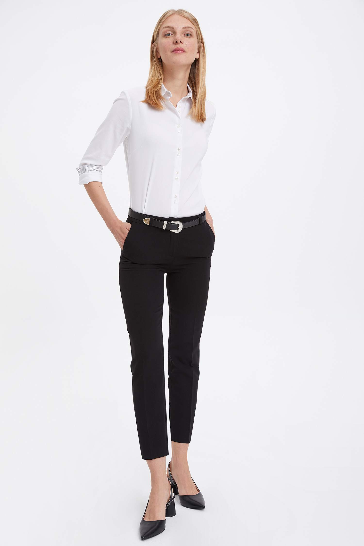 Defacto Slim Fit Pantolon. 2 Defacto Slim Fit Pantolon. 2
