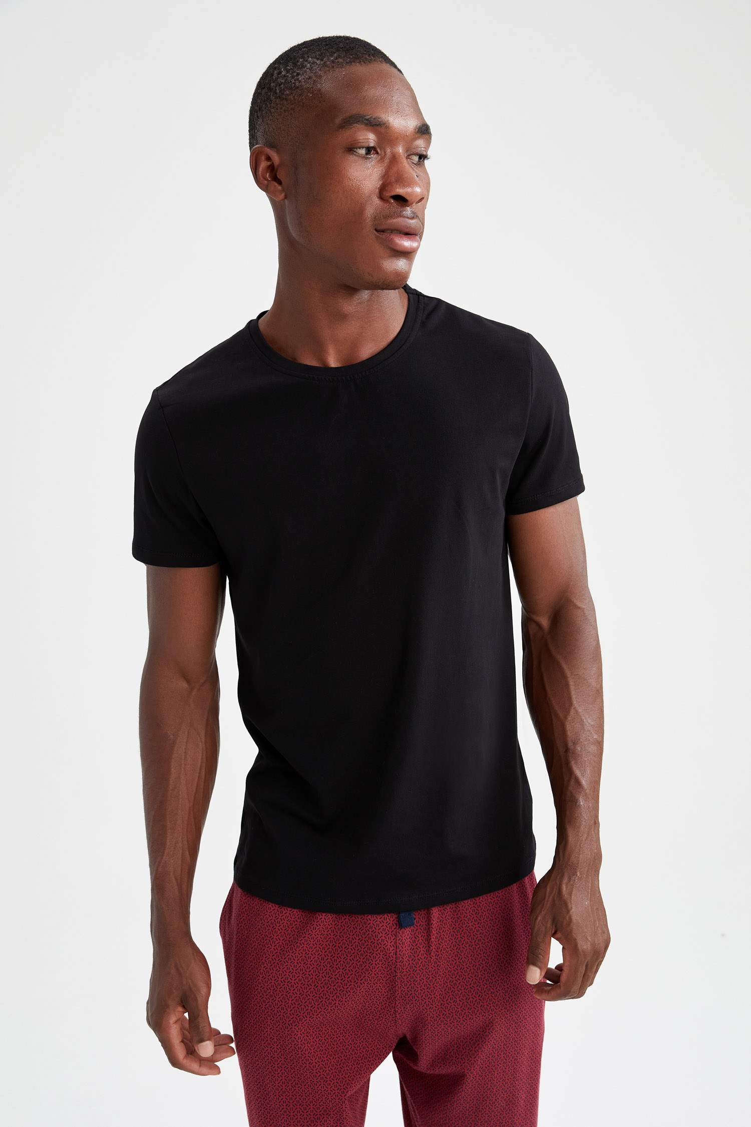 Slim Fit Bisiklet Yaka Basic Kısa Kollu Fanila