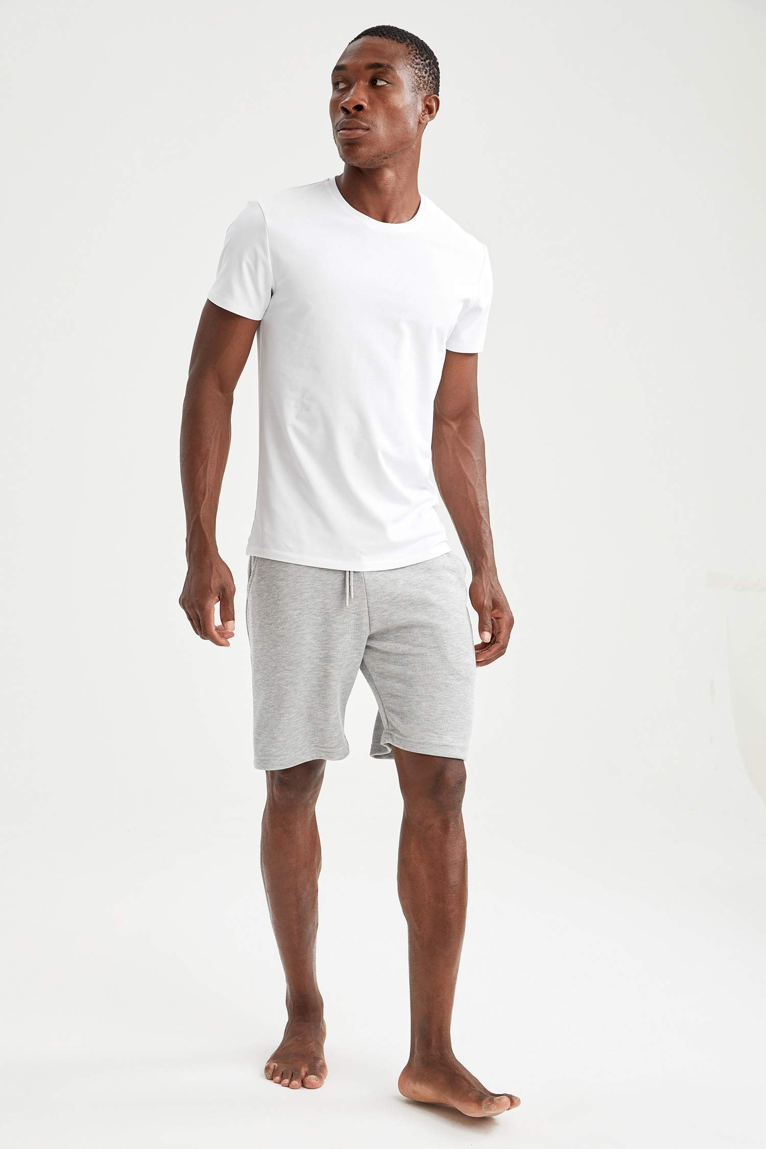 Slim Fit Bisiklet Yaka Basic Kısa Kollu Fanila