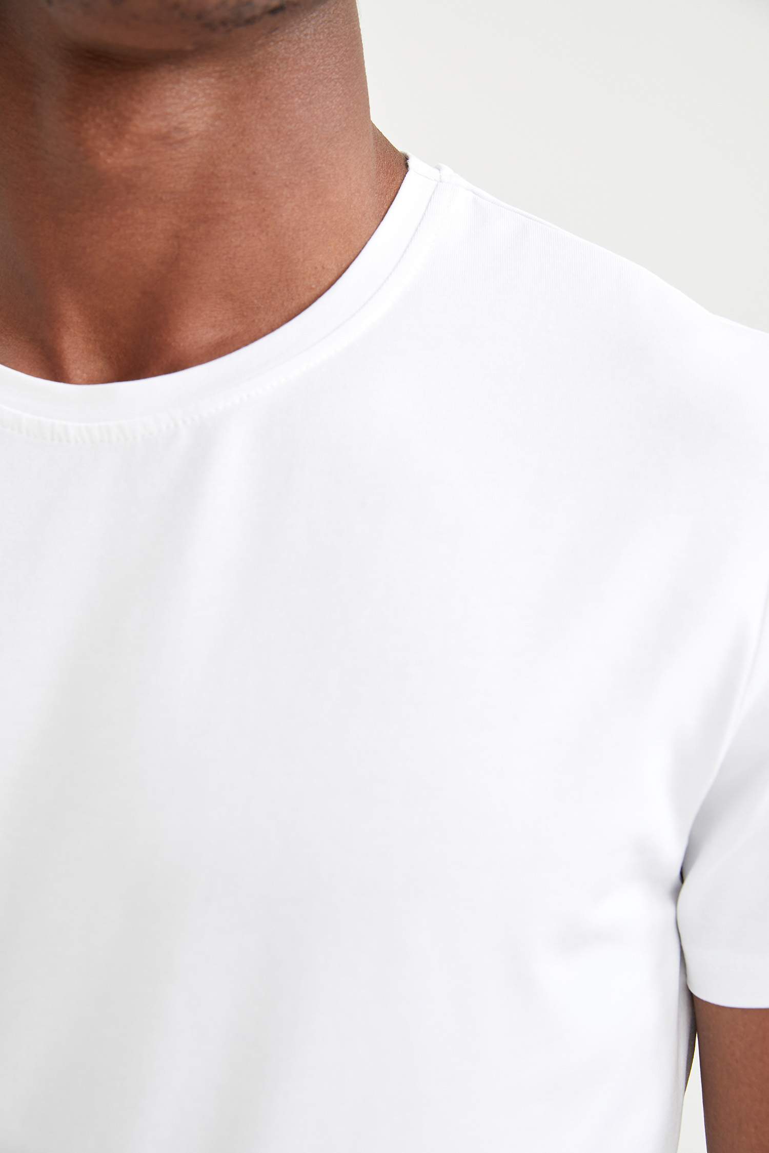 Slim Fit Bisiklet Yaka Basic Kısa Kollu Fanila