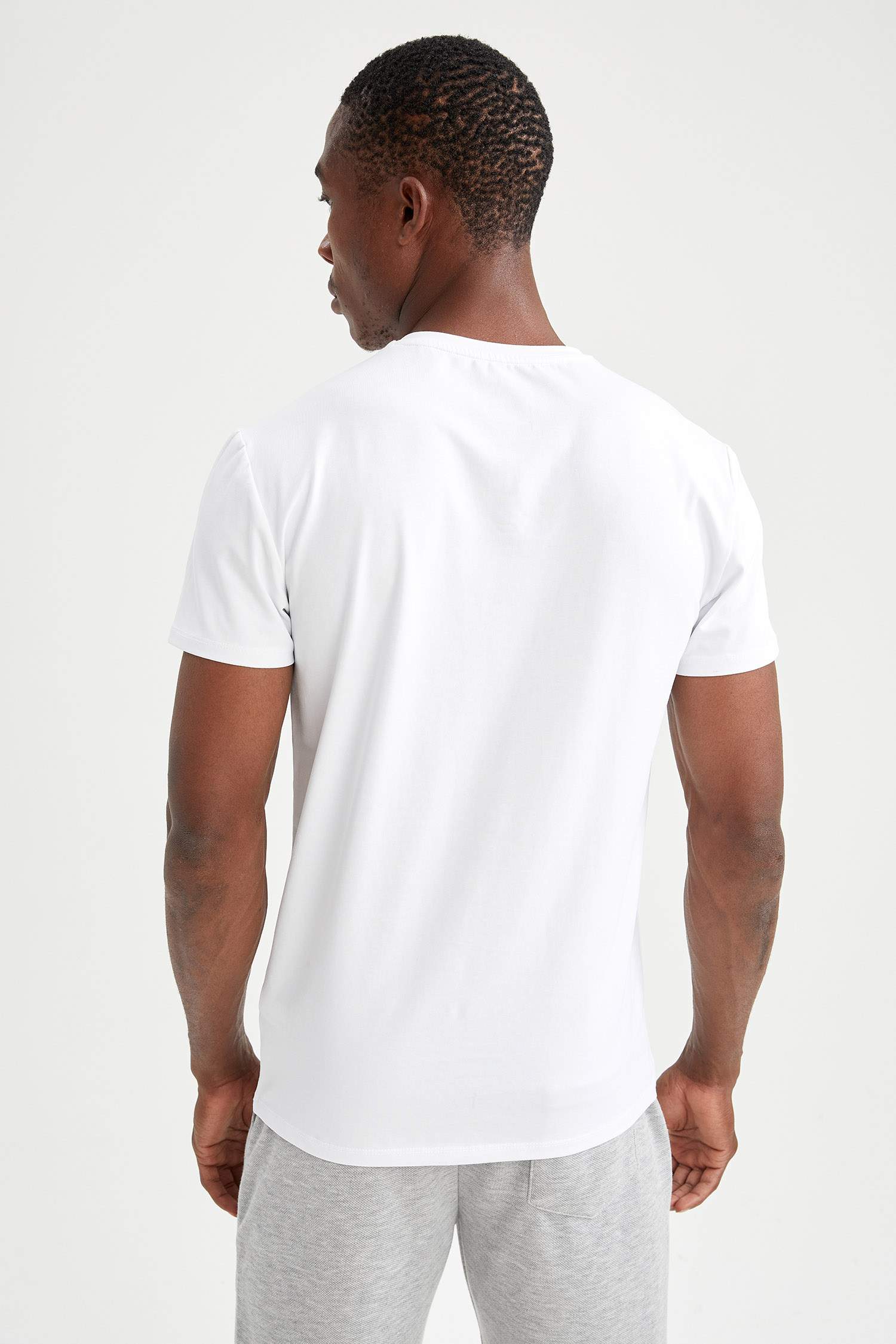 Slim Fit Bisiklet Yaka Basic Kısa Kollu Fanila