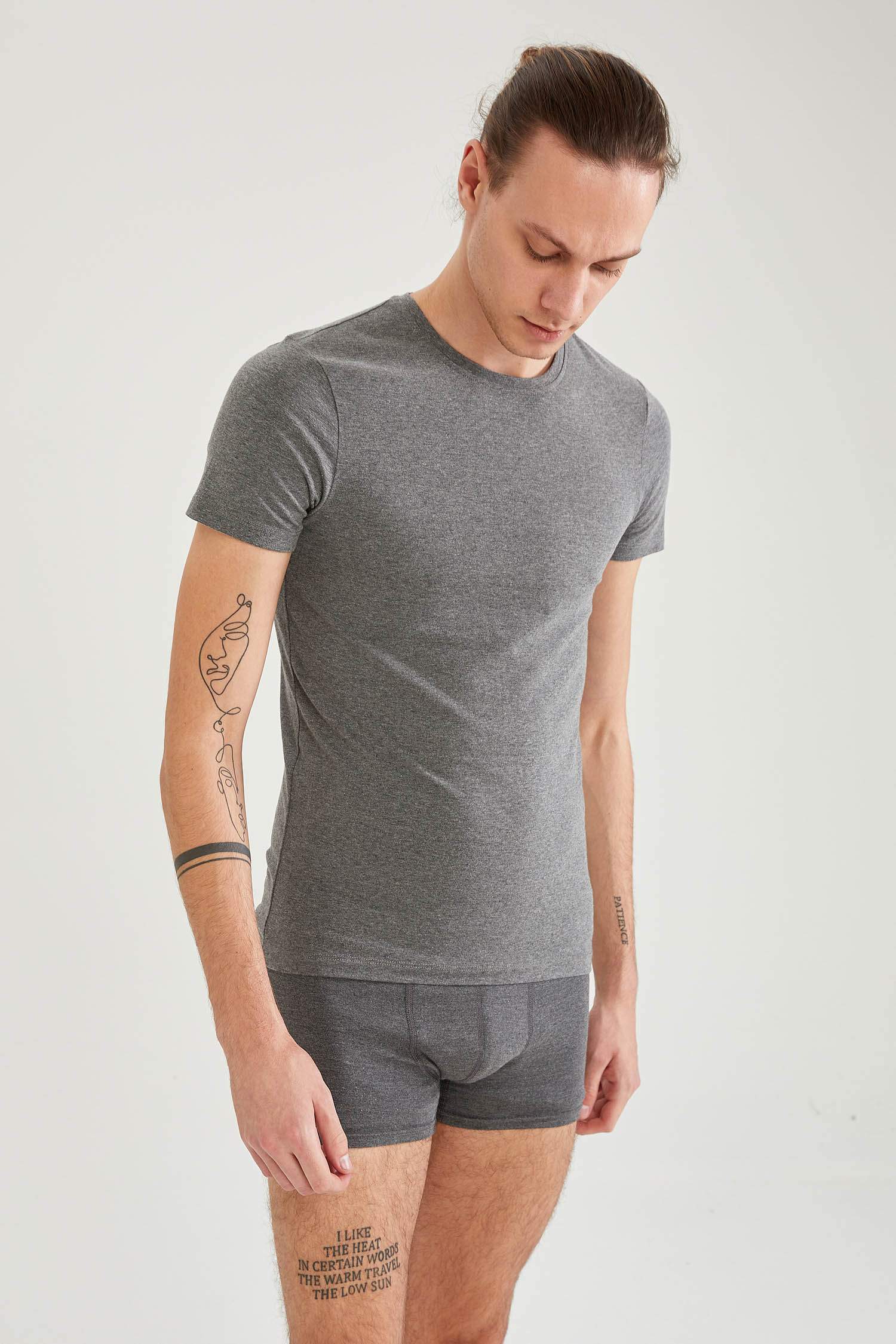 Slim Fit Bisiklet Yaka Basic Kısa Kollu Fanila