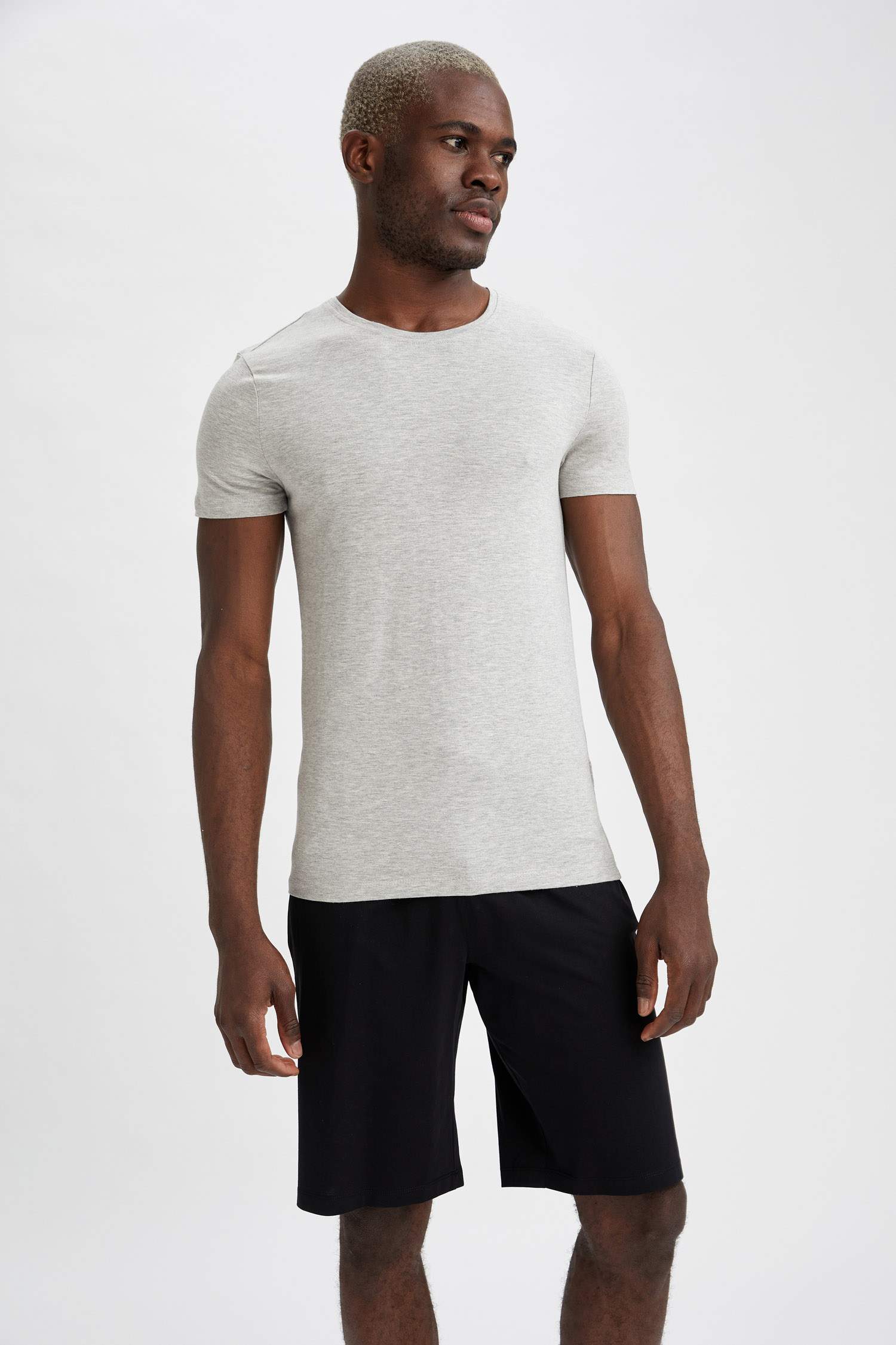 Slim Fit Bisiklet Yaka Basic Kısa Kollu Fanila