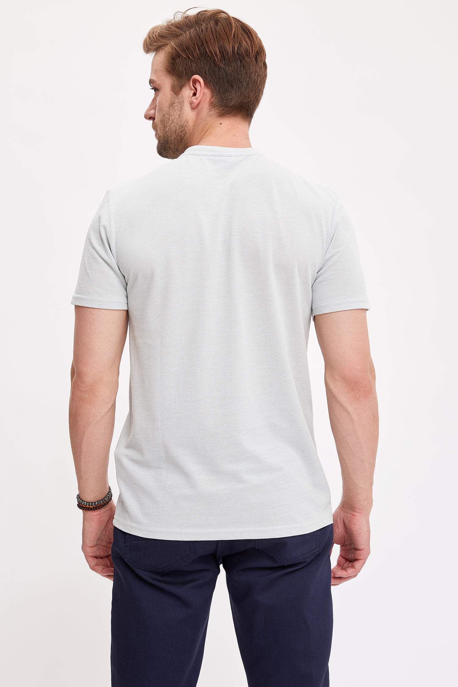 Defacto Düğmeli Kısa Kollu T-shirt. 4 Defacto Düğmeli Kısa Kollu T-shirt. 4