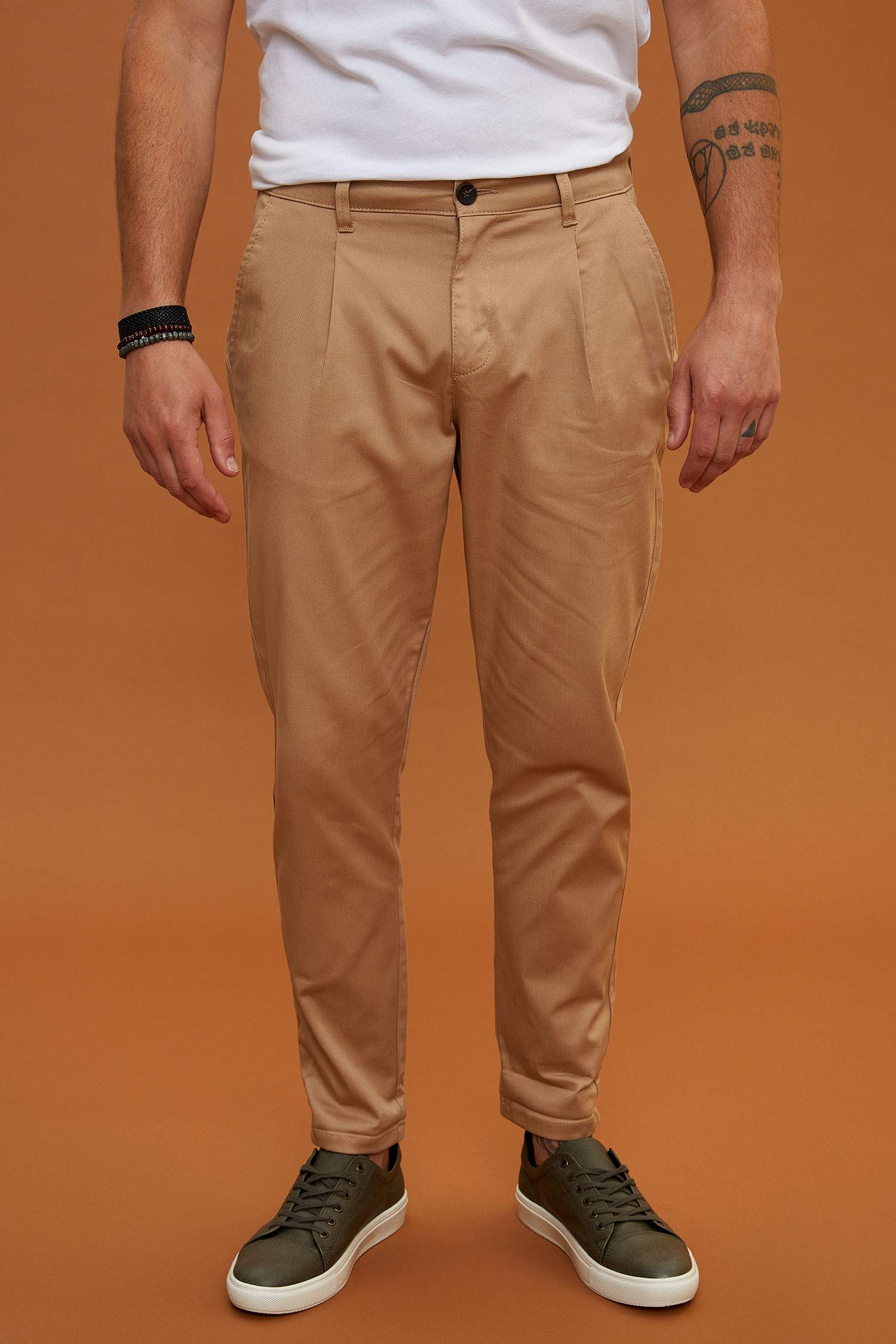 Defacto Casual Tapered Fit Chino Pantolon. 2 Defacto Casual Tapered Fit Chino Pantolon. 2