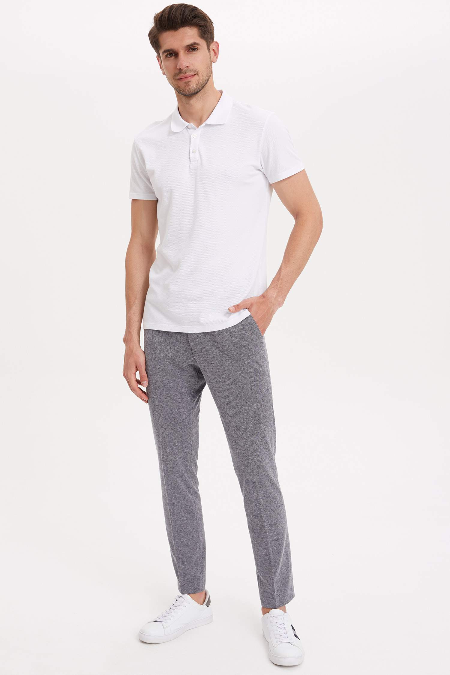 Defacto Slim Fit Pantolon. 2 Defacto Slim Fit Pantolon. 2