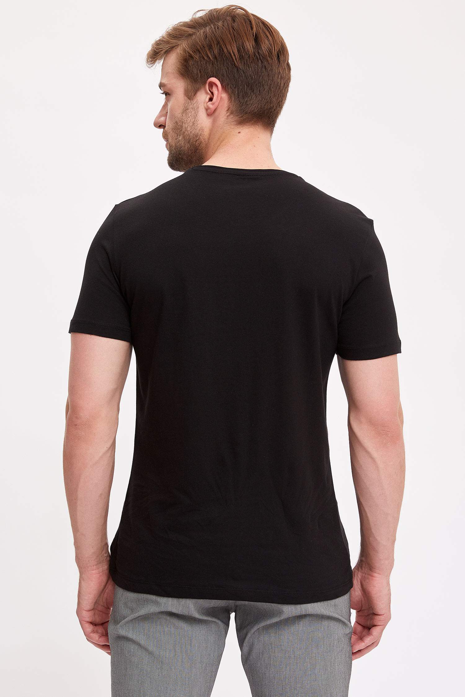 Defacto Baskılı Slim Fit T-shirt. 4 Defacto Baskılı Slim Fit T-shirt. 4