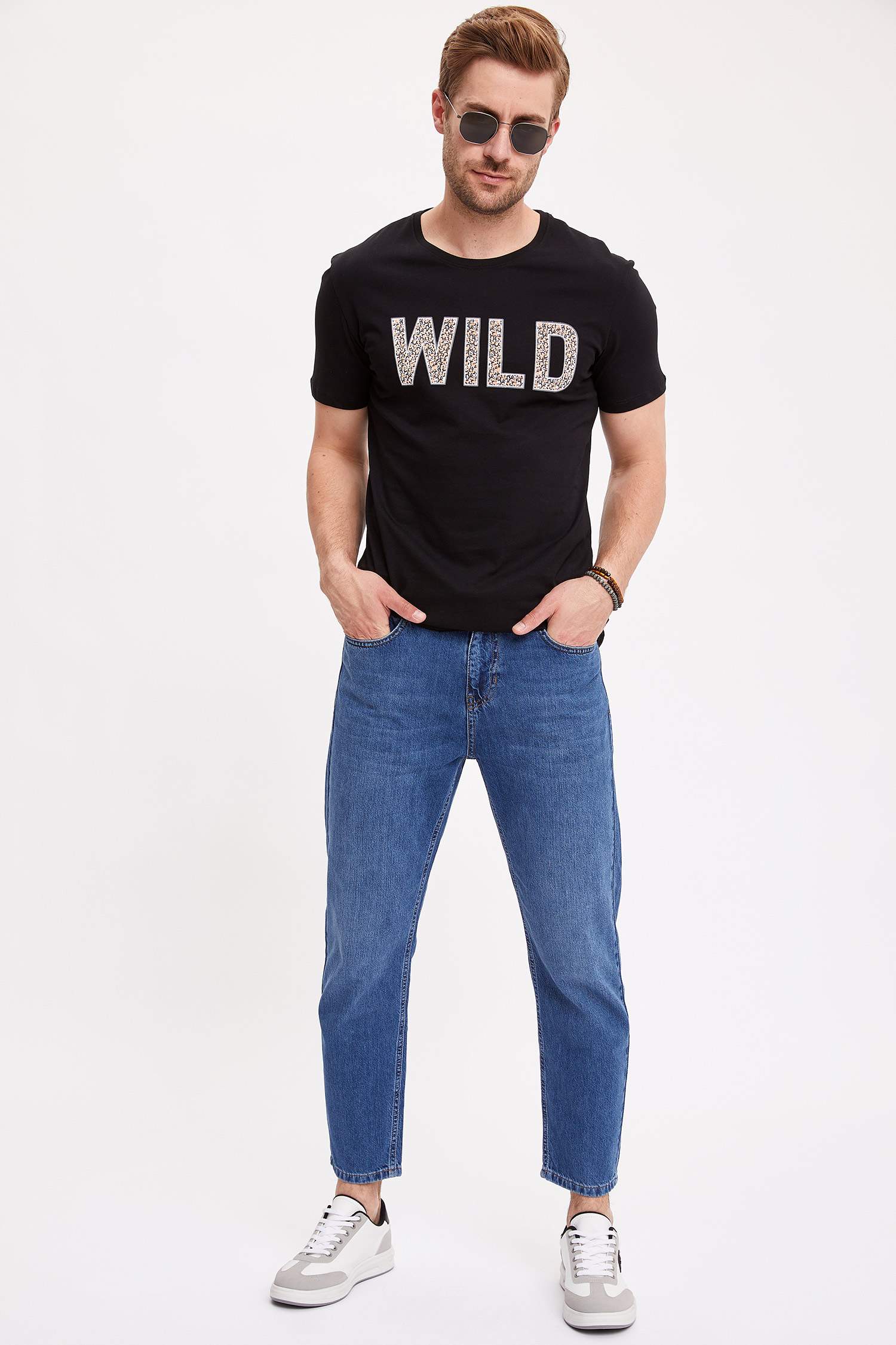Defacto Baskılı Slim Fit T-shirt. 2 Defacto Baskılı Slim Fit T-shirt. 2